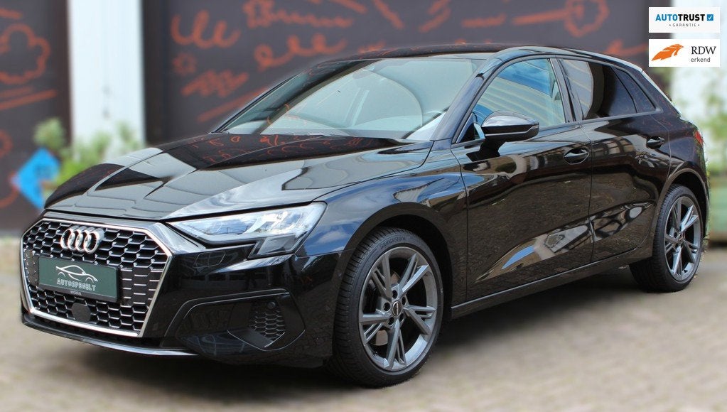 Audi A3 Sportback AUDI A3 SPORTBACK 30 TFSI MHEV edition, Auto's, Stof, Gebruikt, Zwart, Bedrijf