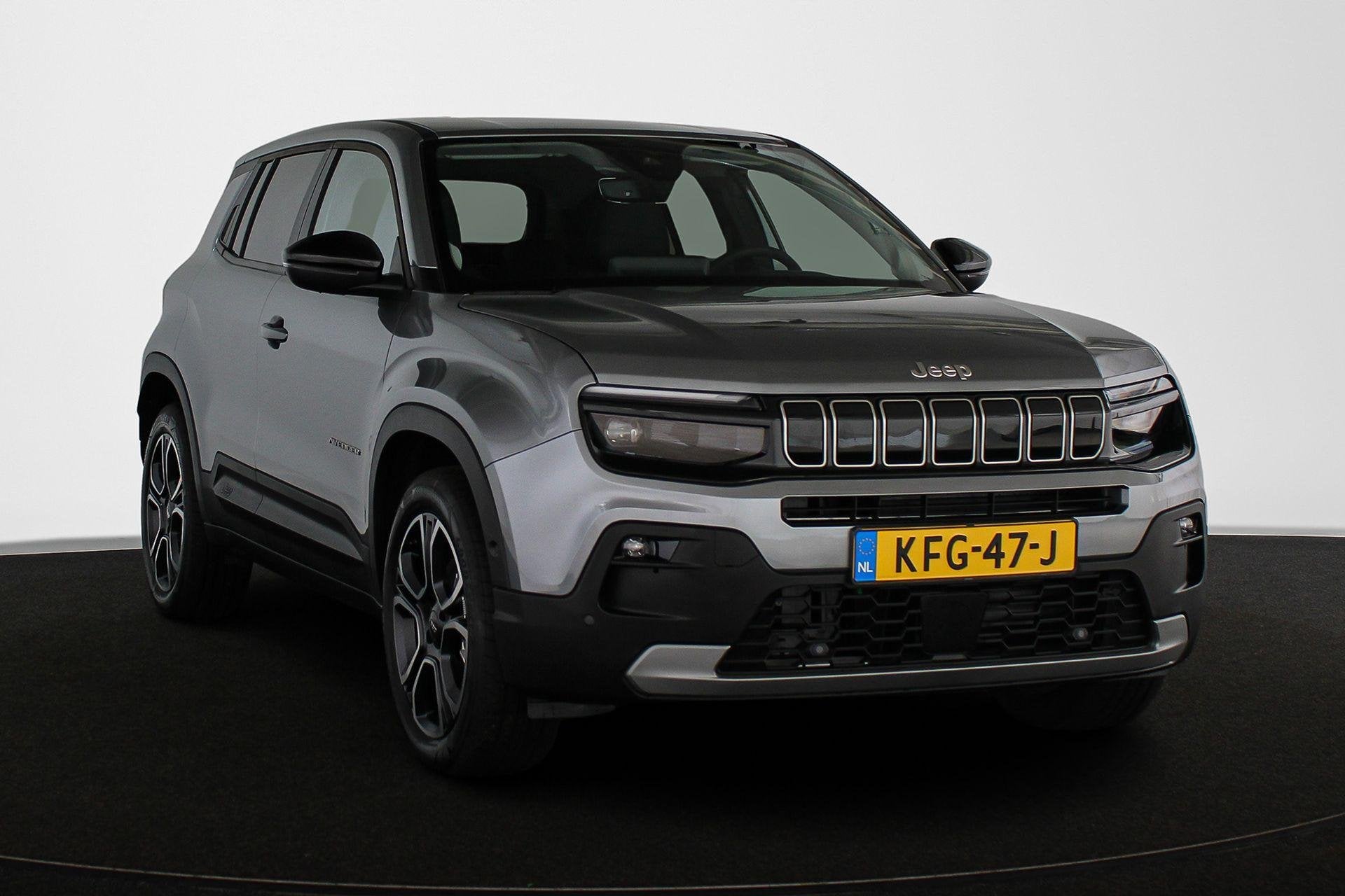 Jeep Avenger Summit 54 kWh Stoel-Voorruitverwarming Elektris, Auto's, 394 km, 156 pk, Leder en Stof, Origineel Nederlands