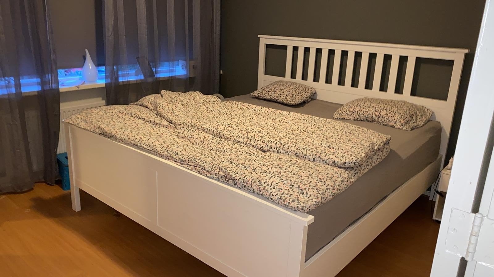 Bed 180x200cm. In goede staat, stevig en compleet, Ophalen, Wit, Tweepersoons, Zo goed als nieuw