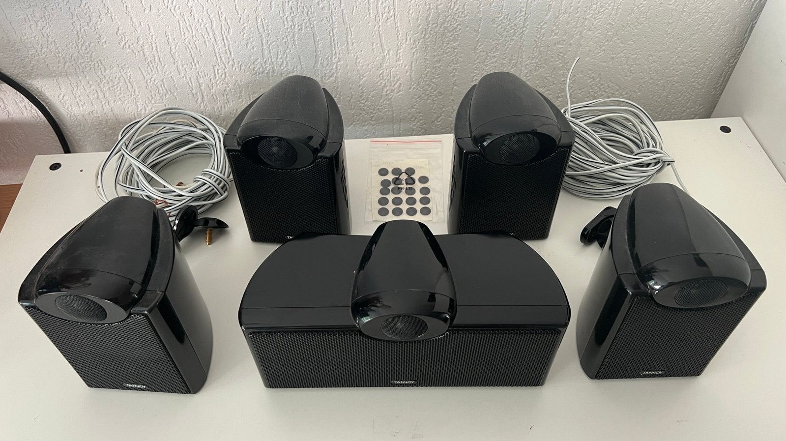 Tannoy boxen set surround, Zo goed als nieuw, 60 tot 120 watt, Center speaker, Ophalen
