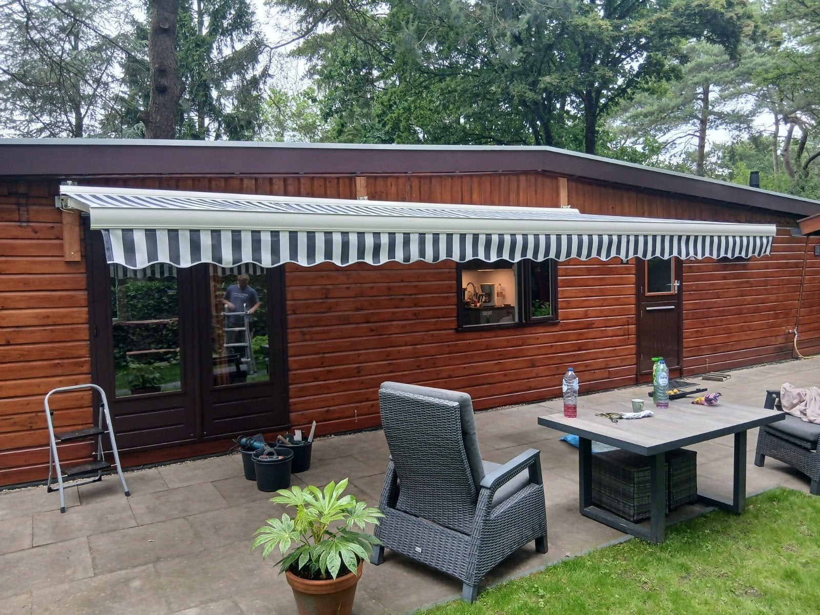 Knikarm mado nieuw doek 5.5 bij 3 uitval geplaatst bij u, 450 cm of meer, Elektrisch, Ophalen of Verzenden, Zo goed als nieuw