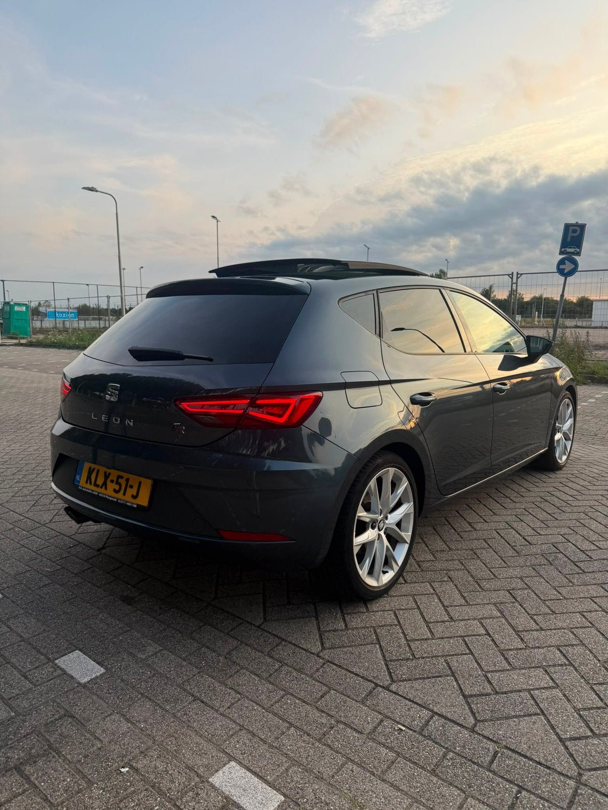 Seat Leon 2.0 TSI 190PK DSG-7 2019 Grijs, Auto's, 1984 cc, Leon, 14 km/l, Particulier