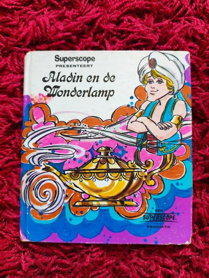 Superscope presenteert Aladin en de wonderlamp boekje, Ophalen of Verzenden, Gelezen, Fictie algemeen