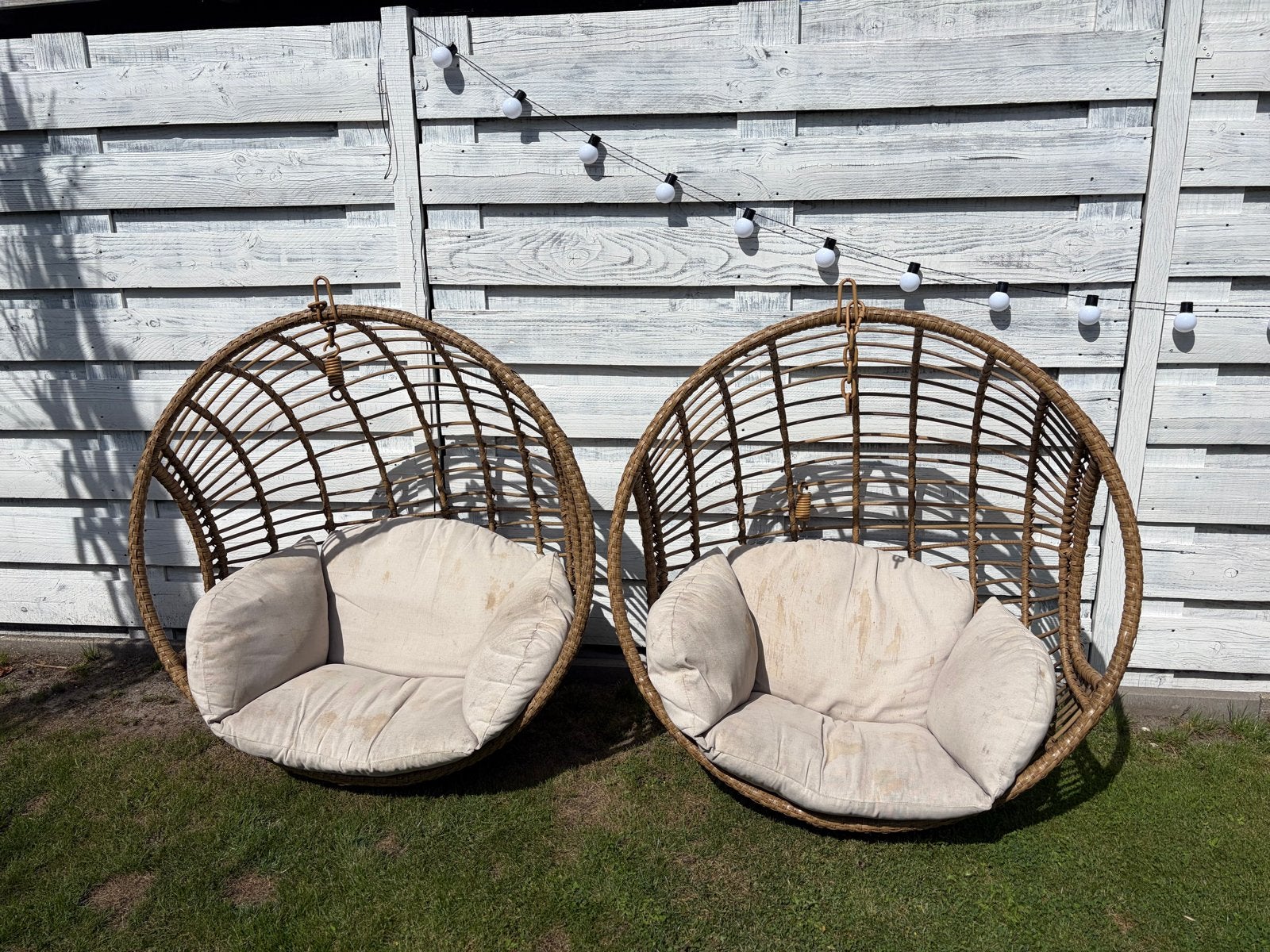 Twee Wicker Hangstoelen met Kussens, Ophalen, Gebruikt, Wicker