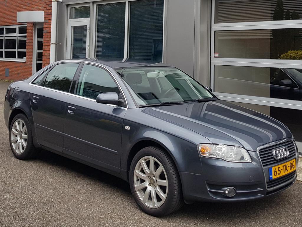 Audi A4 Limousine 2.0 157.602Km Navi BlueTooth Cruise 17", Voorwielaandrijving, Stof, Gebruikt, 4 cilinders