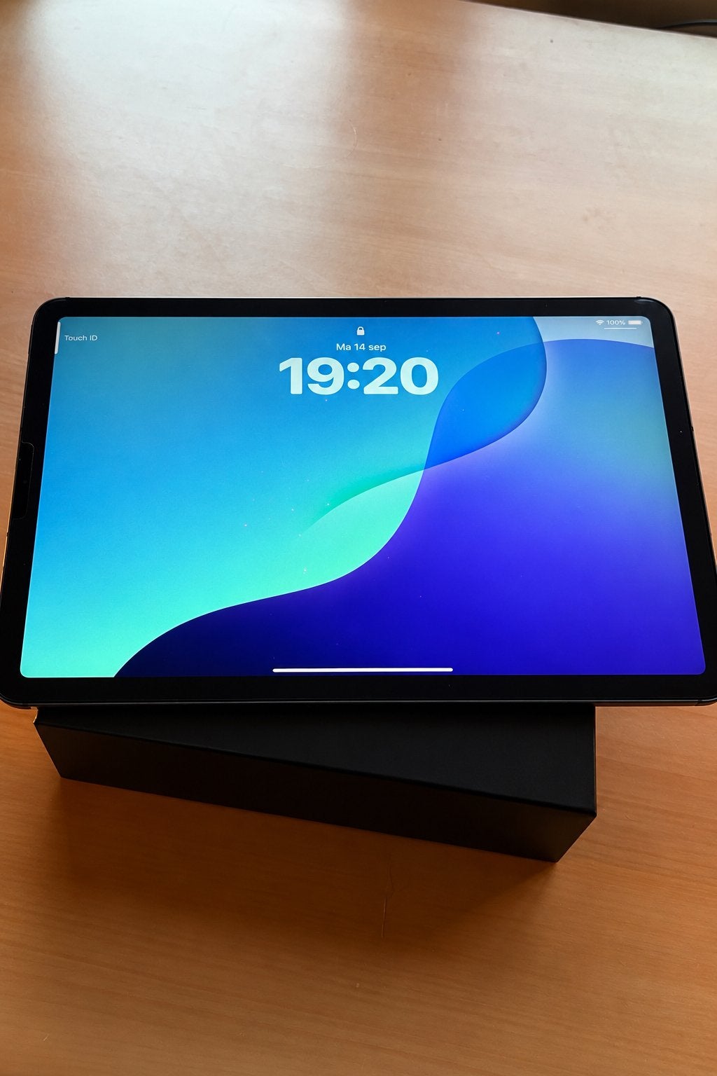 Apple iPad Air 4 64GB WiFi + 4G Spacegrijs, Computers en Software, Apple iPad Air, 11 inch, Ophalen of Verzenden, Zo goed als nieuw