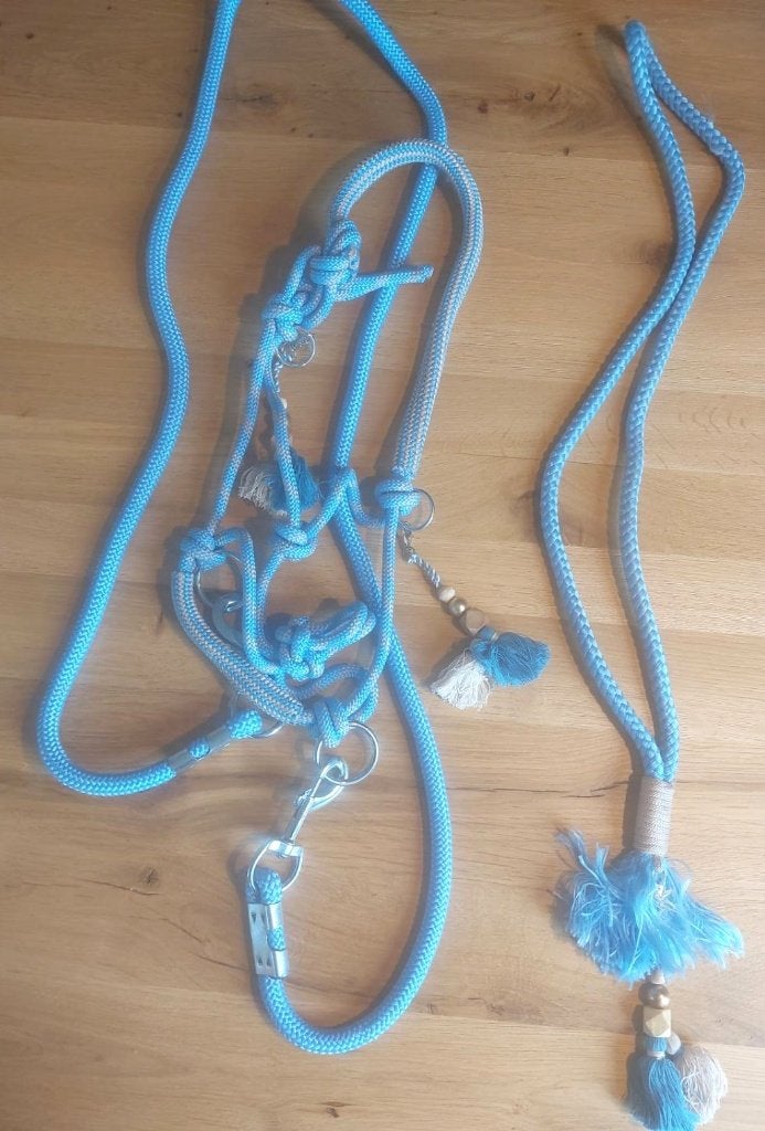 Free Horse touwhalsterset lichtblauw – pony – met neckrope, Dieren en Toebehoren, Ophalen, Recreatie, Pony, Zo goed als nieuw