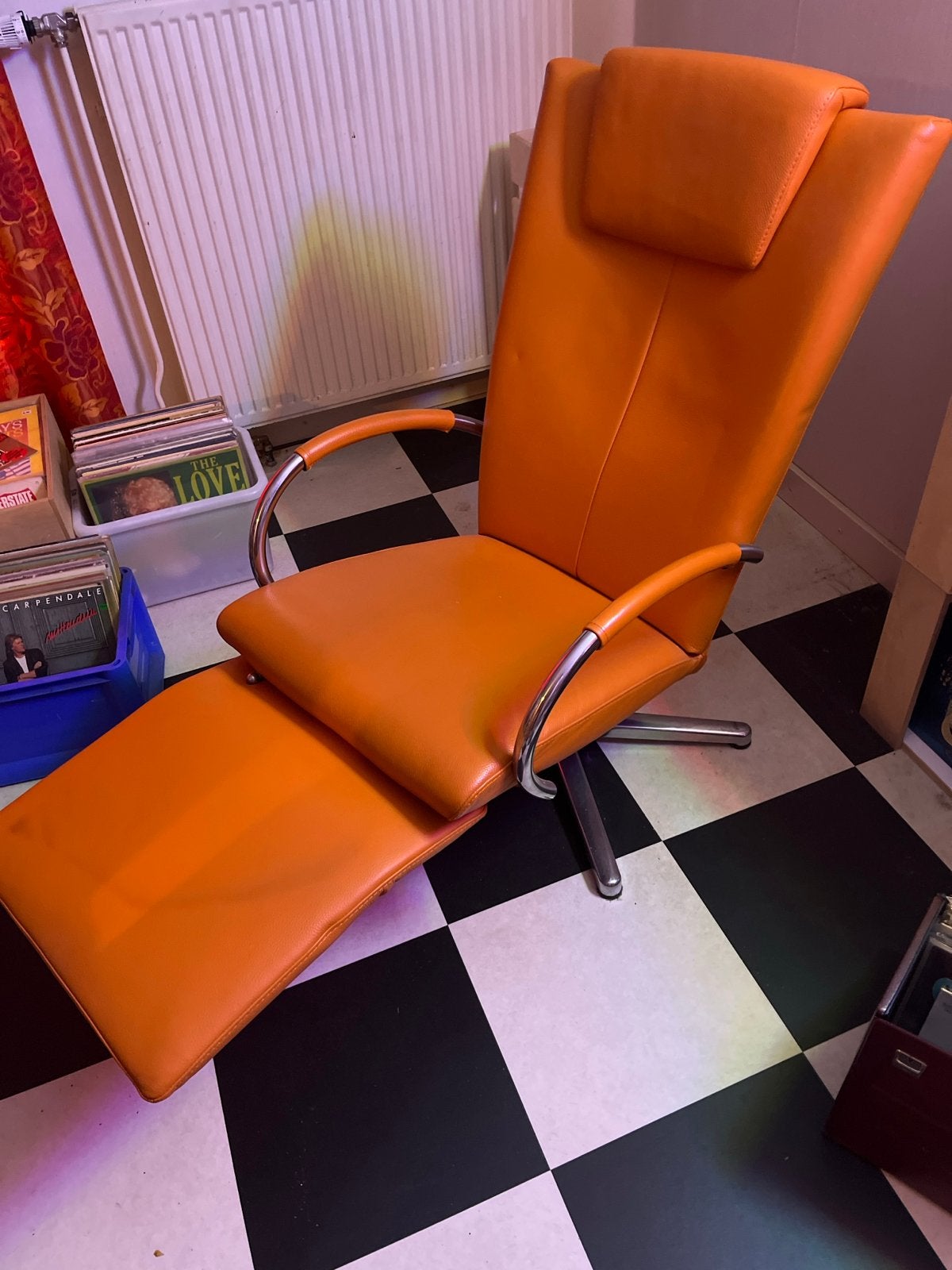 Oranje relaxfauteuil met voetensteun, Huis en Inrichting, Relax, Gebruikt, Overige kleuren, Leer
