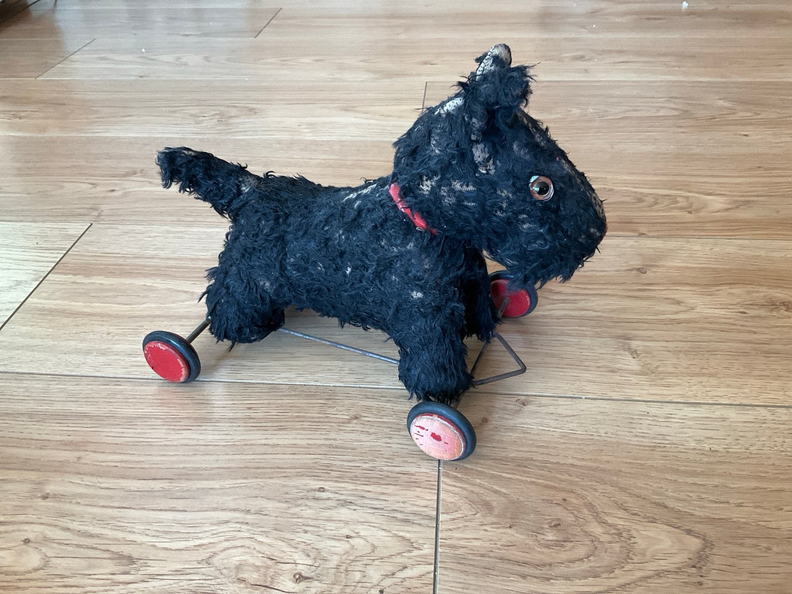 Antiek Cairn Terriër hondje op Wieltjes - Brocante Decoratie, Ophalen of Verzenden