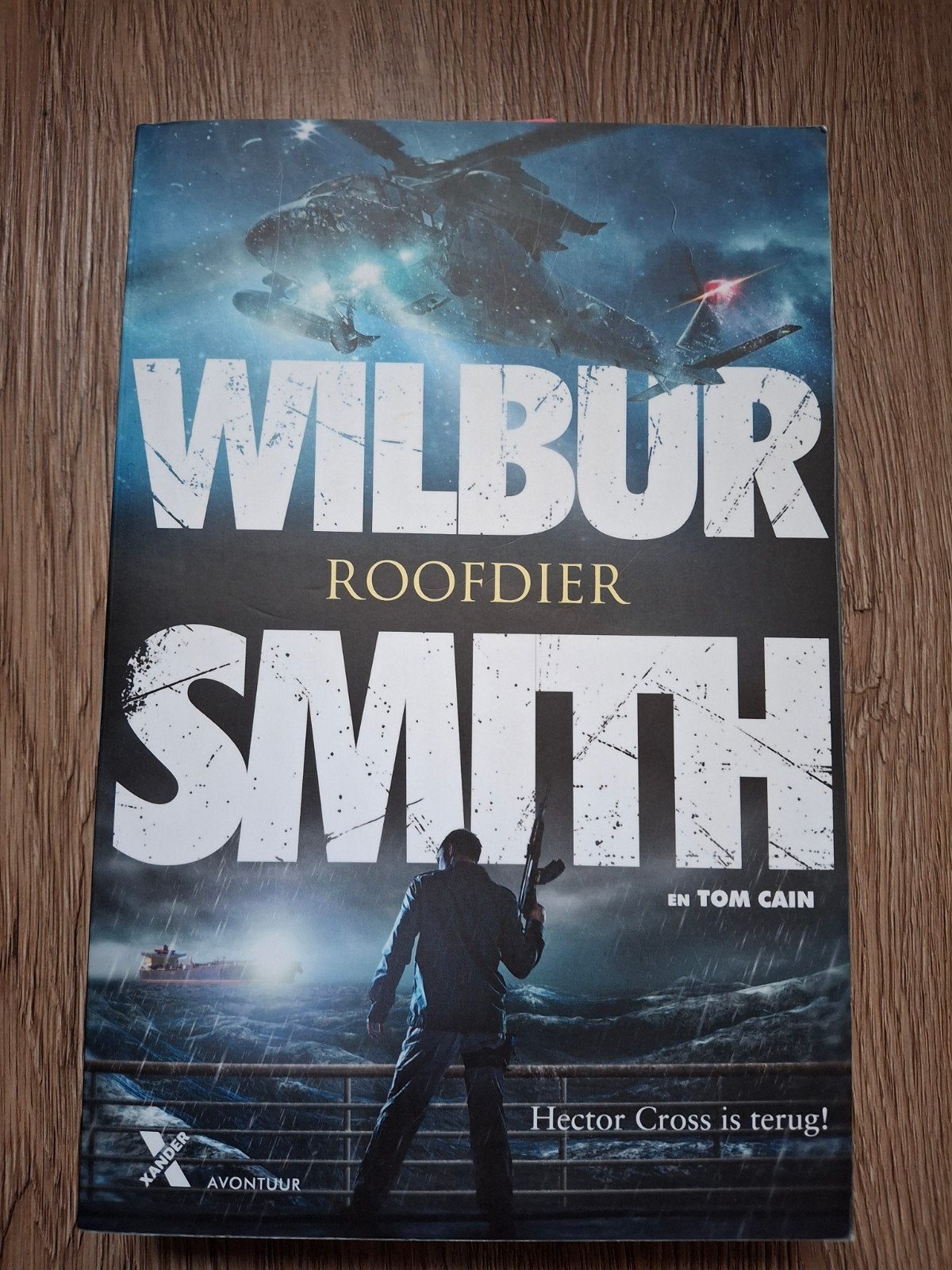 Wilbur smith - Roofdier, Ophalen of Verzenden, Zo goed als nieuw, Tom Cain; Wilbur Smith