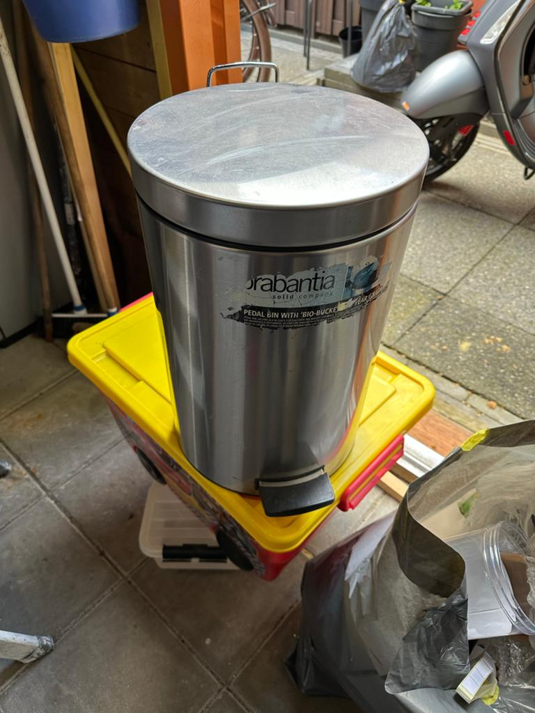 Brabantia Pedaalemmer RVS - 30 liter, Ophalen, Gebruikt, Met pedaal, Rvs