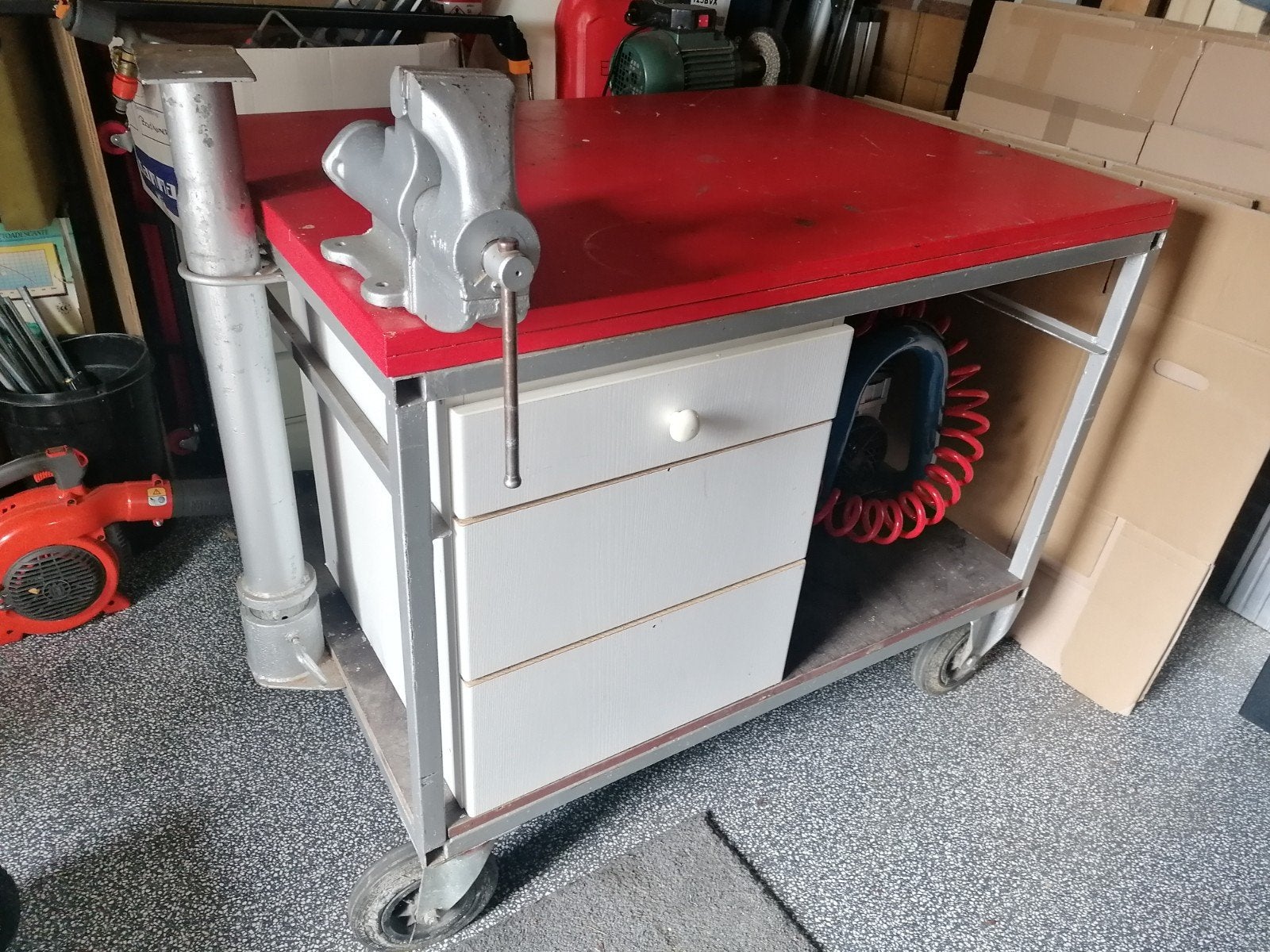 Solide Stevige Werkbank Verrijdbaar Werktafel 80x112x94 cm, Doe-het-zelf en Verbouw, Werkbanken, Ophalen, Gebruikt, 70 tot 120 cm