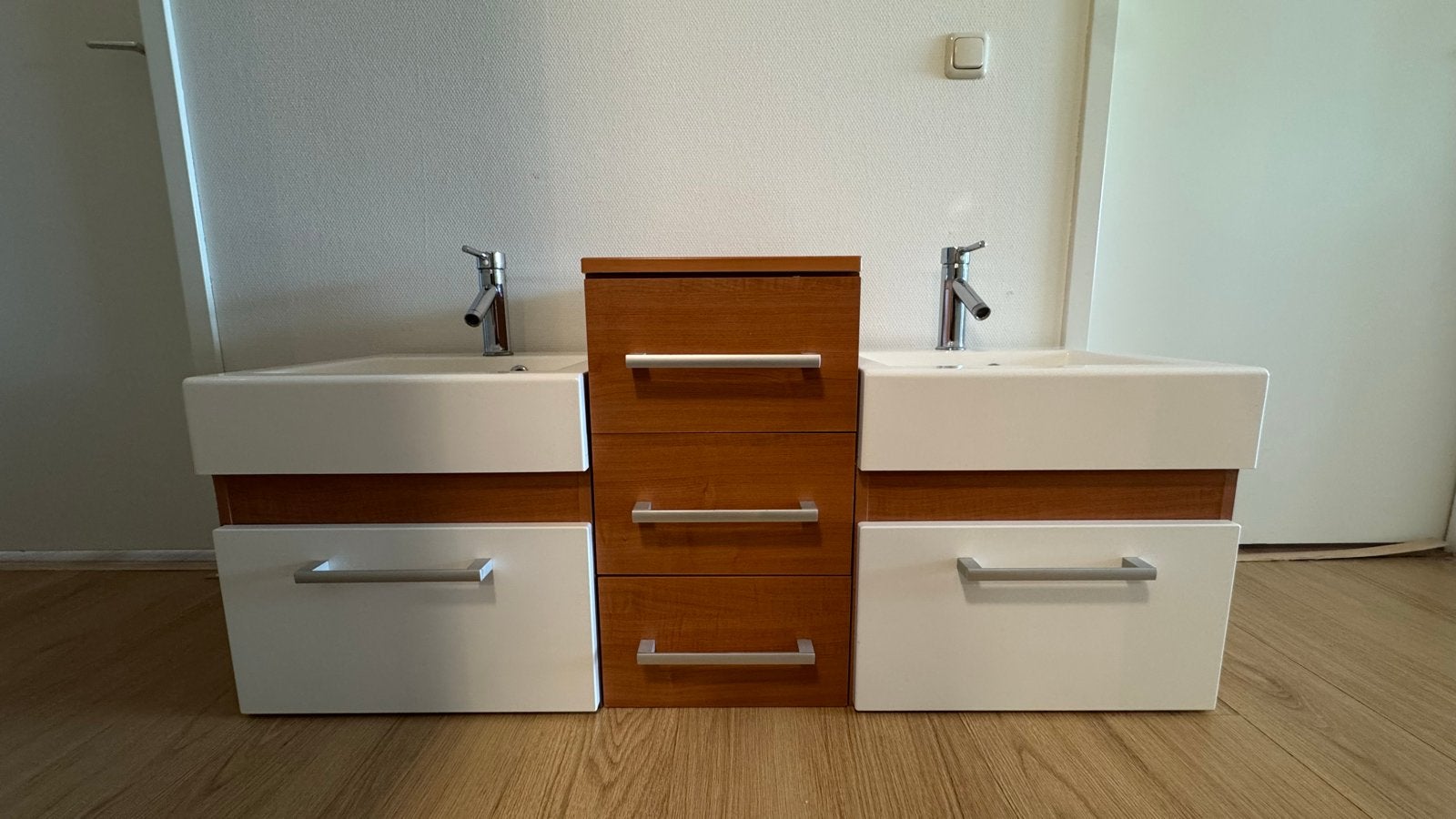 Dubbele wastafel met tussenkast - kraan defect, Ophalen, Gebruikt, 100 tot 150 cm, Minder dan 100 cm