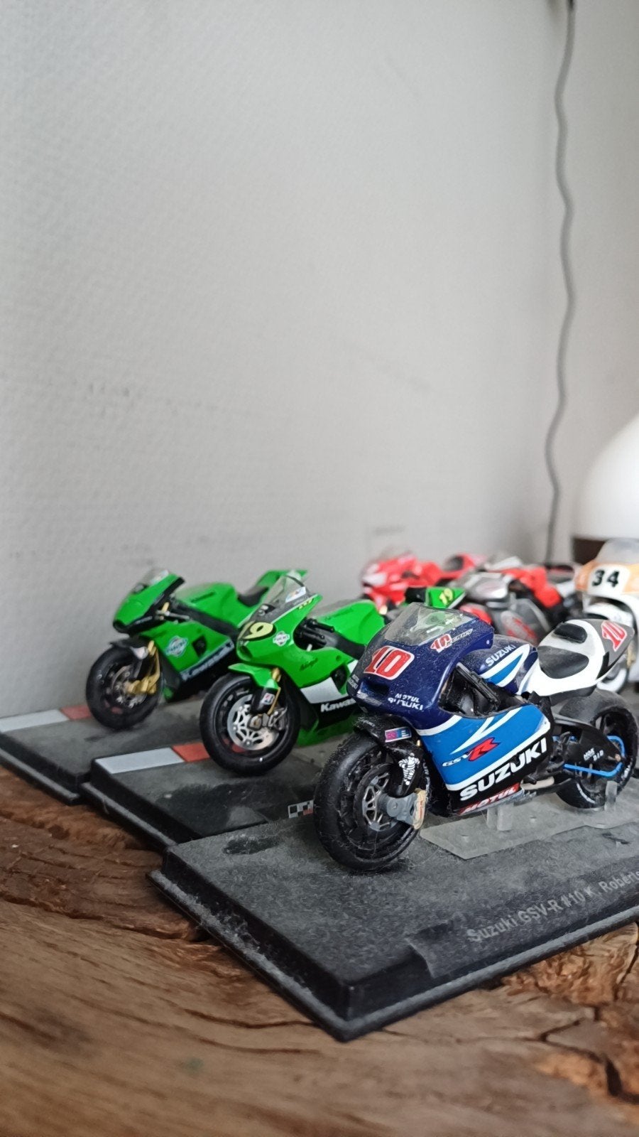 Collectie van 12 MotoGP modelmotoren op schaal, Gebruikt, 1:50 of kleiner, Overige typen, Ophalen