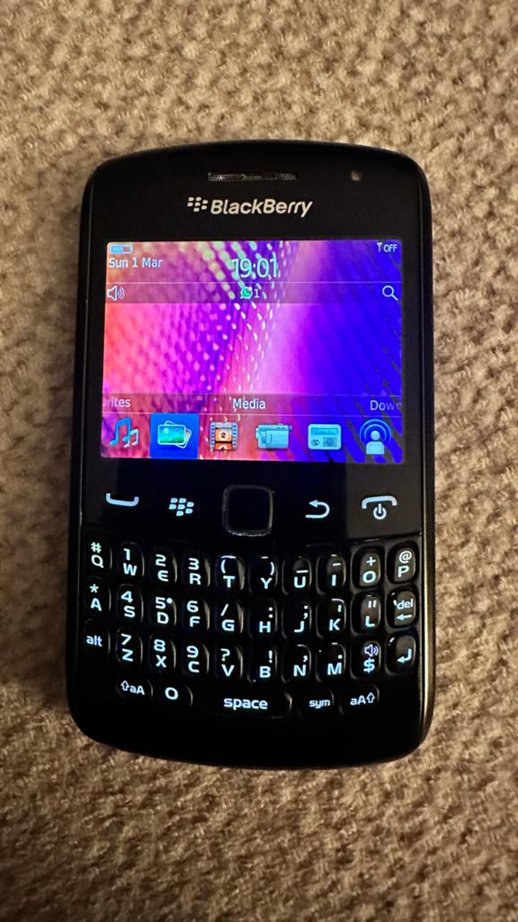 Blackberry Curve, Telecommunicatie, Ophalen of Verzenden, Gebruikt, 3 tot 6 megapixel, Zwart