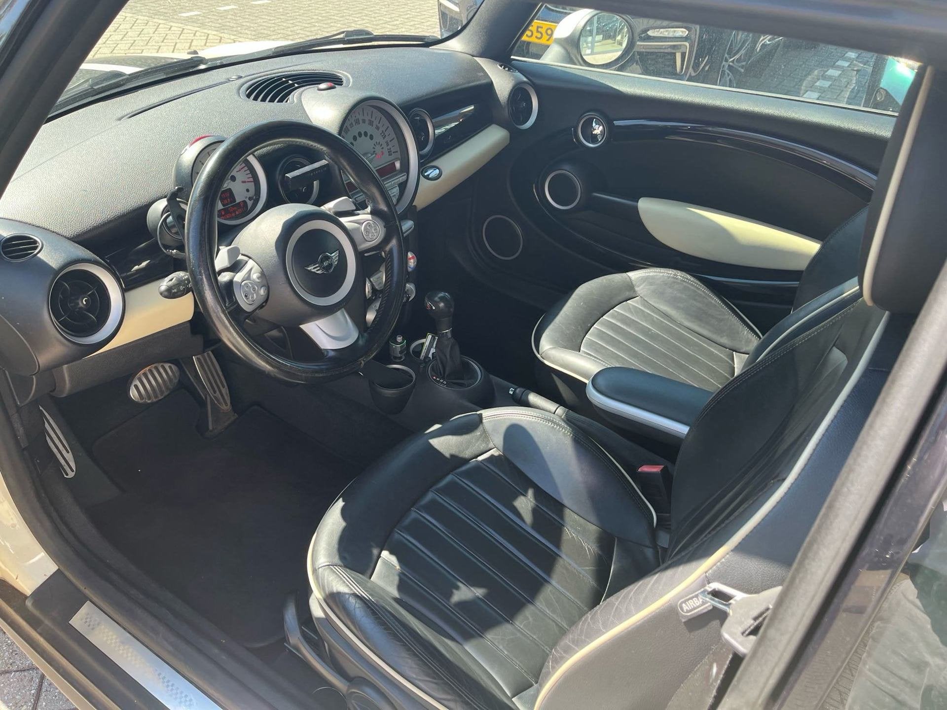 Mini Clubman 1.6 Cooper S Automaat 174pk Clima Leder Schuifd, Auto's, Mini, Euro 5, Gebruikt, 4 cilinders, 4 stoelen