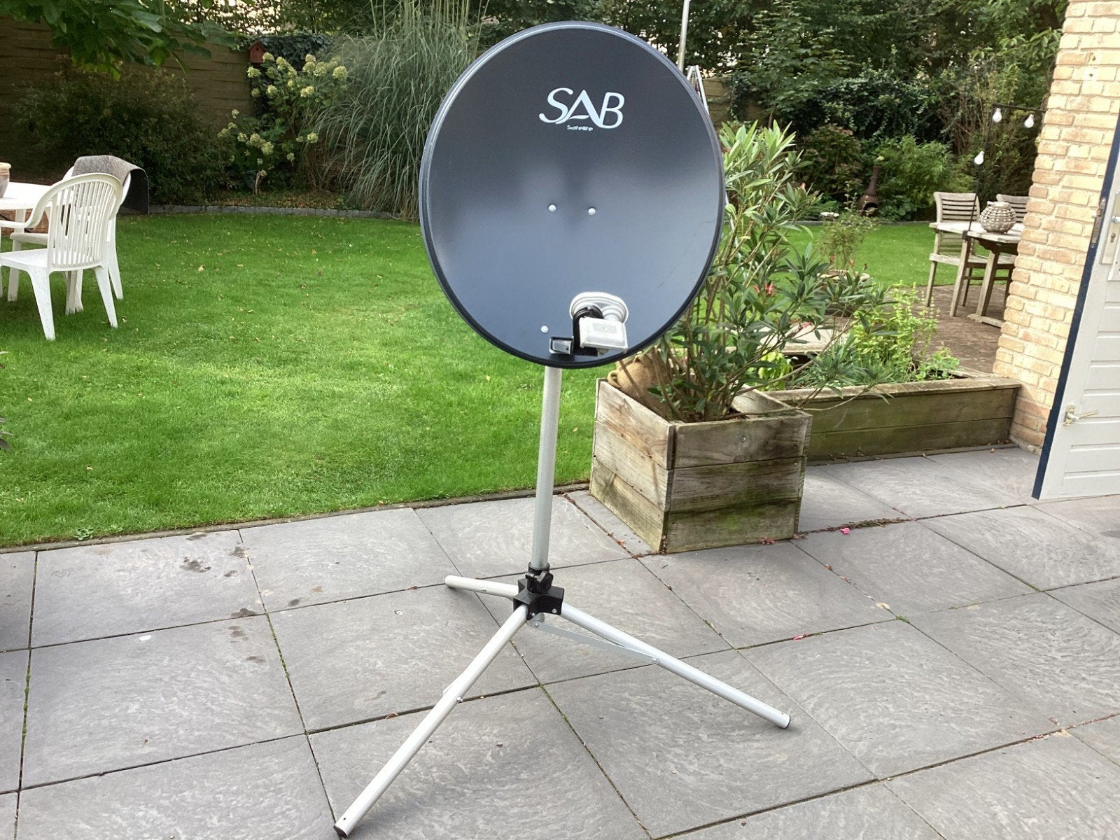 Te koop schotelantenne, Ophalen, Gebruikt, (Schotel)antenne, Overige merken