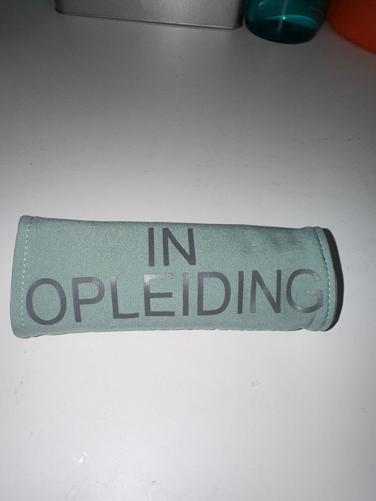Mintgroen met grijze text IN OPLEIDING, Overige merken, Verzenden, Nieuw, Overige typen