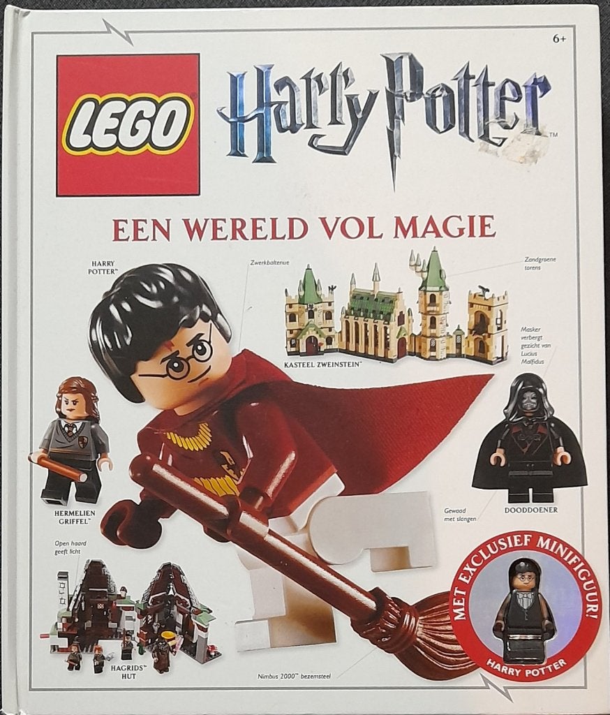 LEGO Harry Potter Een Wereld vol Magie NL Boek met hp125, Ophalen of Verzenden, Zo goed als nieuw, Boek of Poster