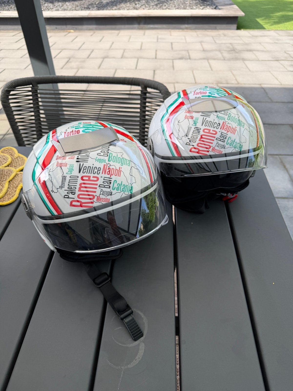 “2 MT Jethelmen Italië Design maat S en L”, Motoren, Kleding | Motorhelmen, Integraalhelm, Overige merken, Tweedehands, Ophalen of Verzenden