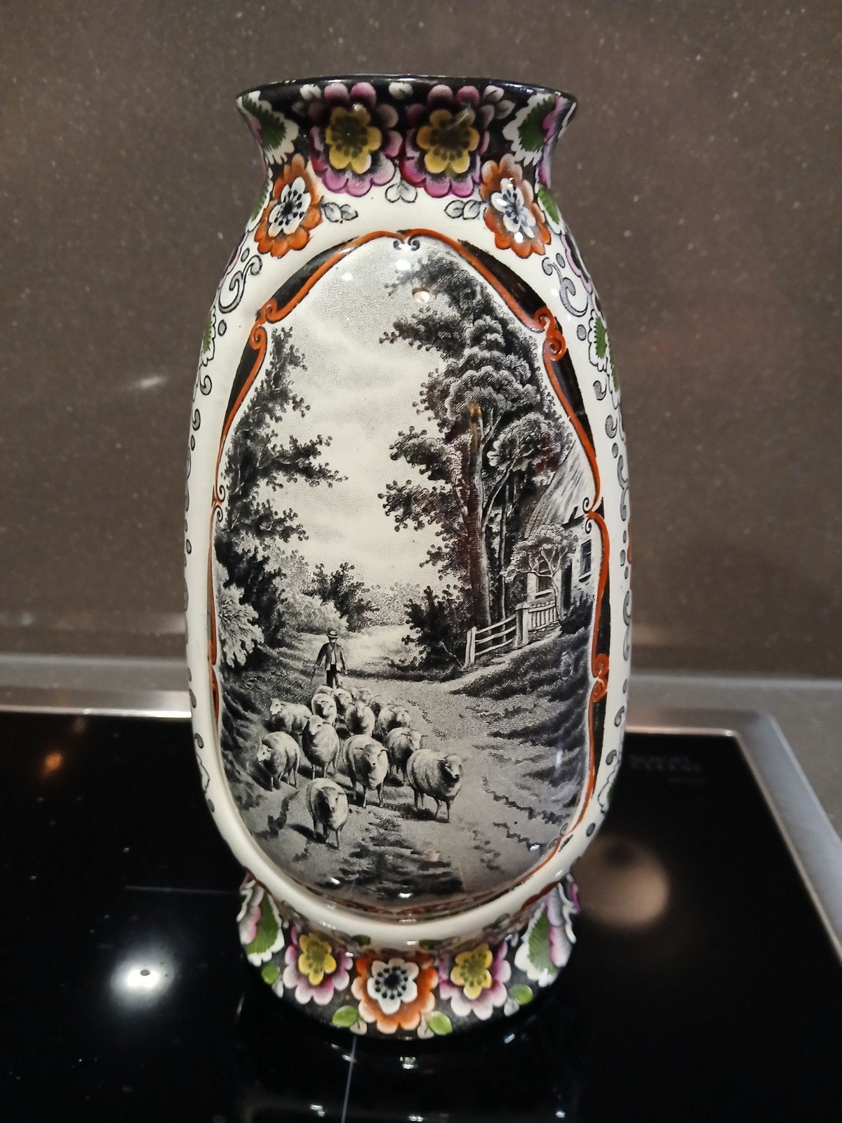 Antieke Société Céramique Maastricht vaas, 20 cm, Antiek en Kunst, Antiek | Vazen, Ophalen of Verzenden