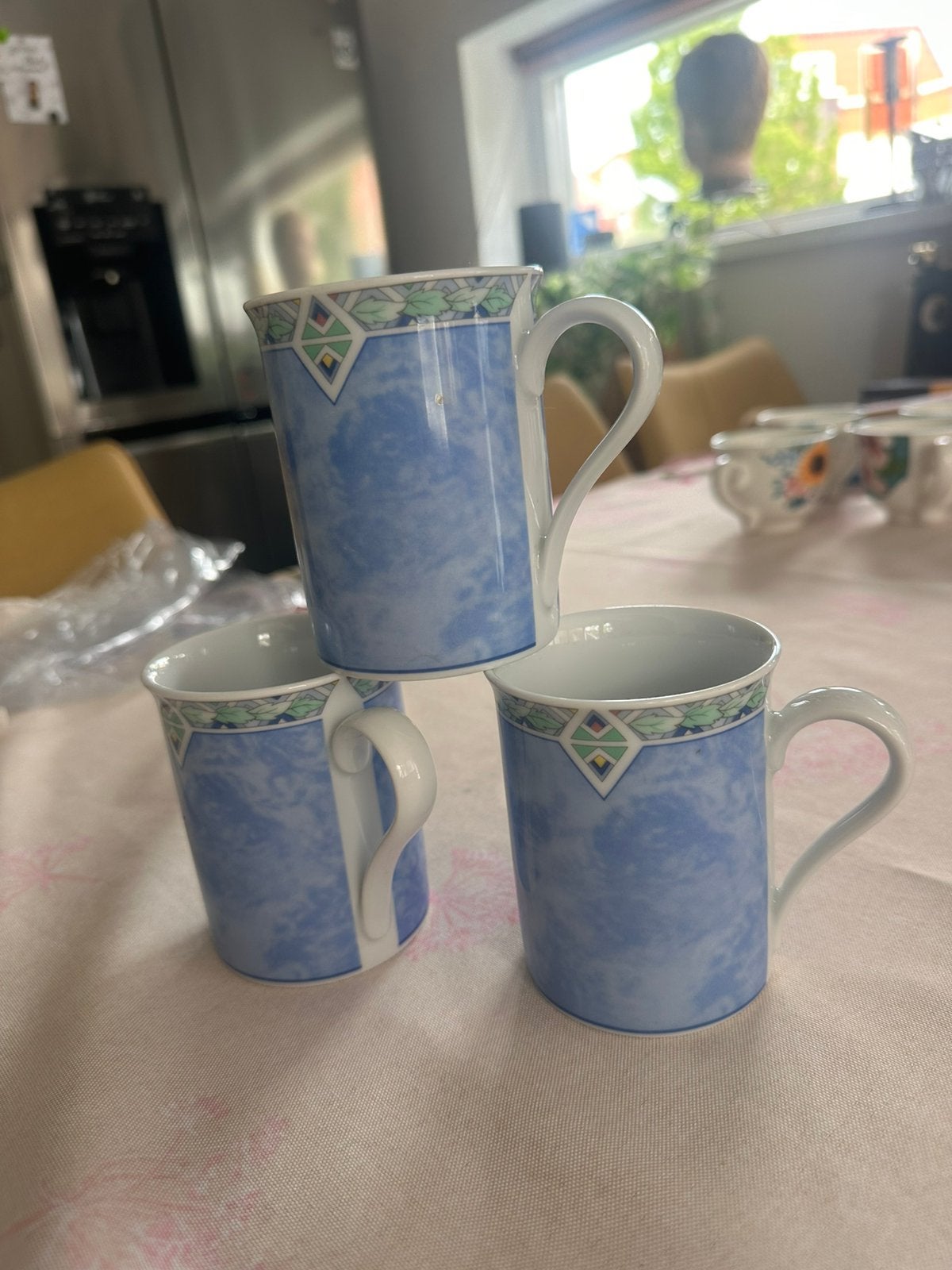 Mooie set van 4 Arzberg AH servies bekers, Ophalen of Verzenden, Zo goed als nieuw, Overige stijlen, Kop(pen) en/of Schotel(s)