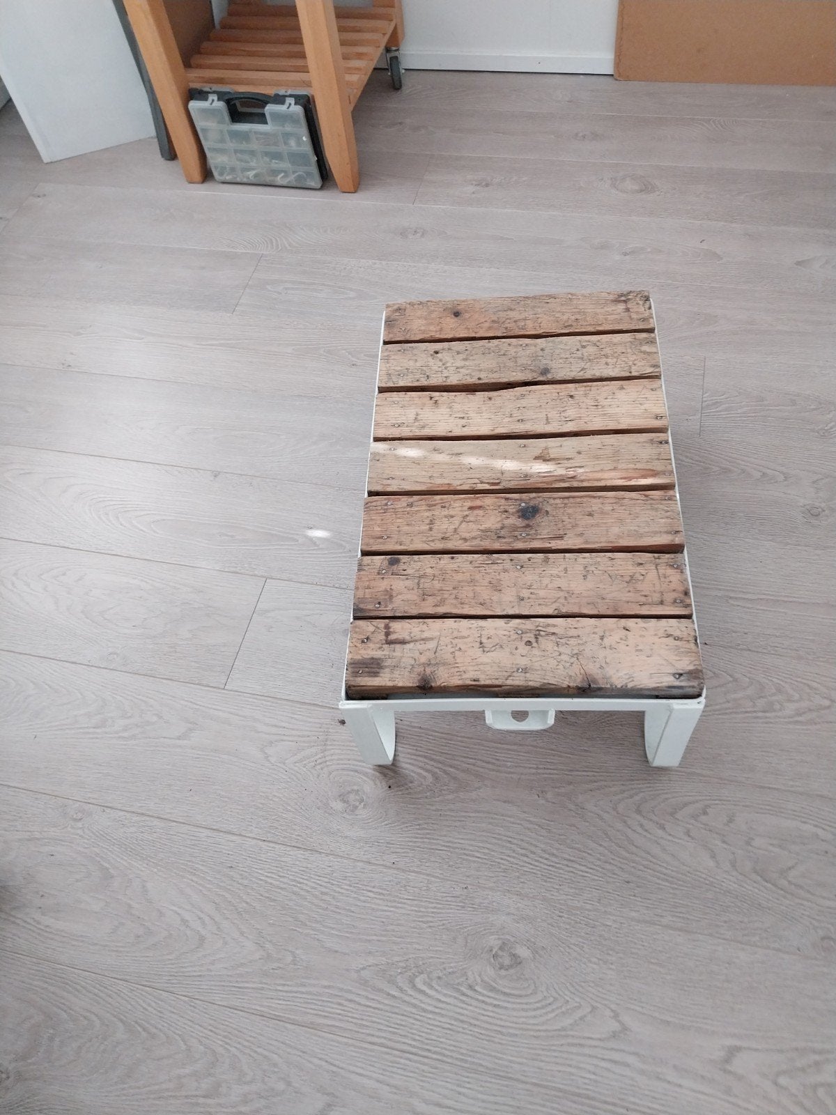 Decoratieve houten pallet / plantenstandaard (70x45x26cm), Ophalen, Gebruikt, Hout