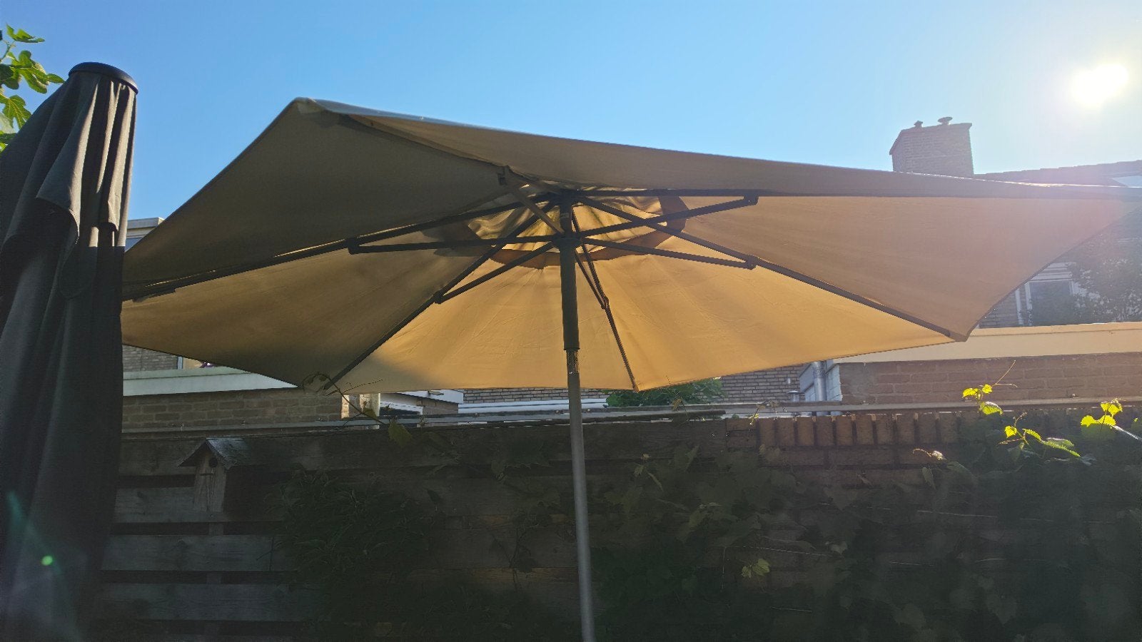 Ikea parasol 3m rond, knikbaar, met voet, Tuin en Terras, Ophalen, Gebruikt, Kantelbaar, 2 tot 3 meter