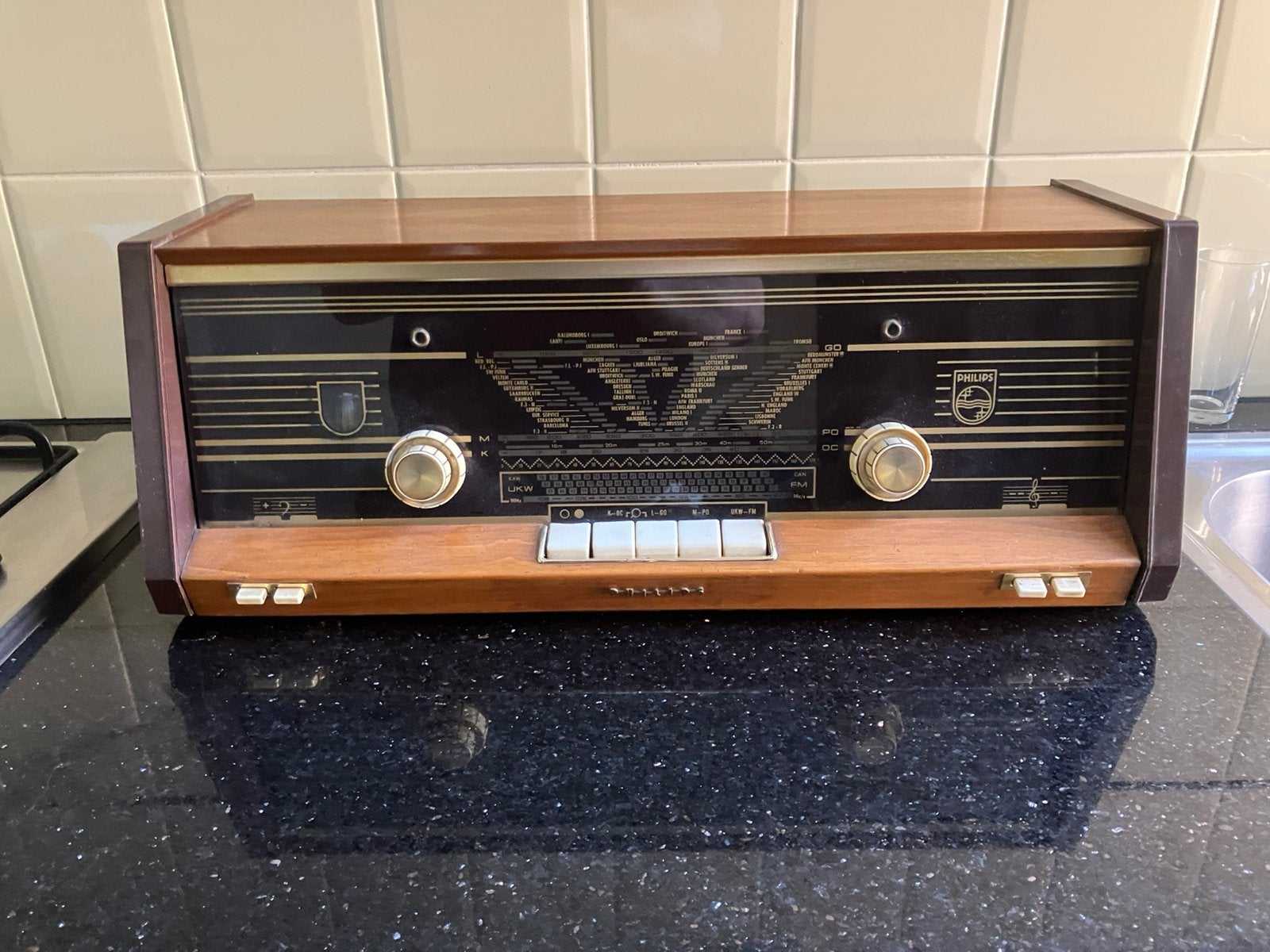 Oude radio, Ophalen