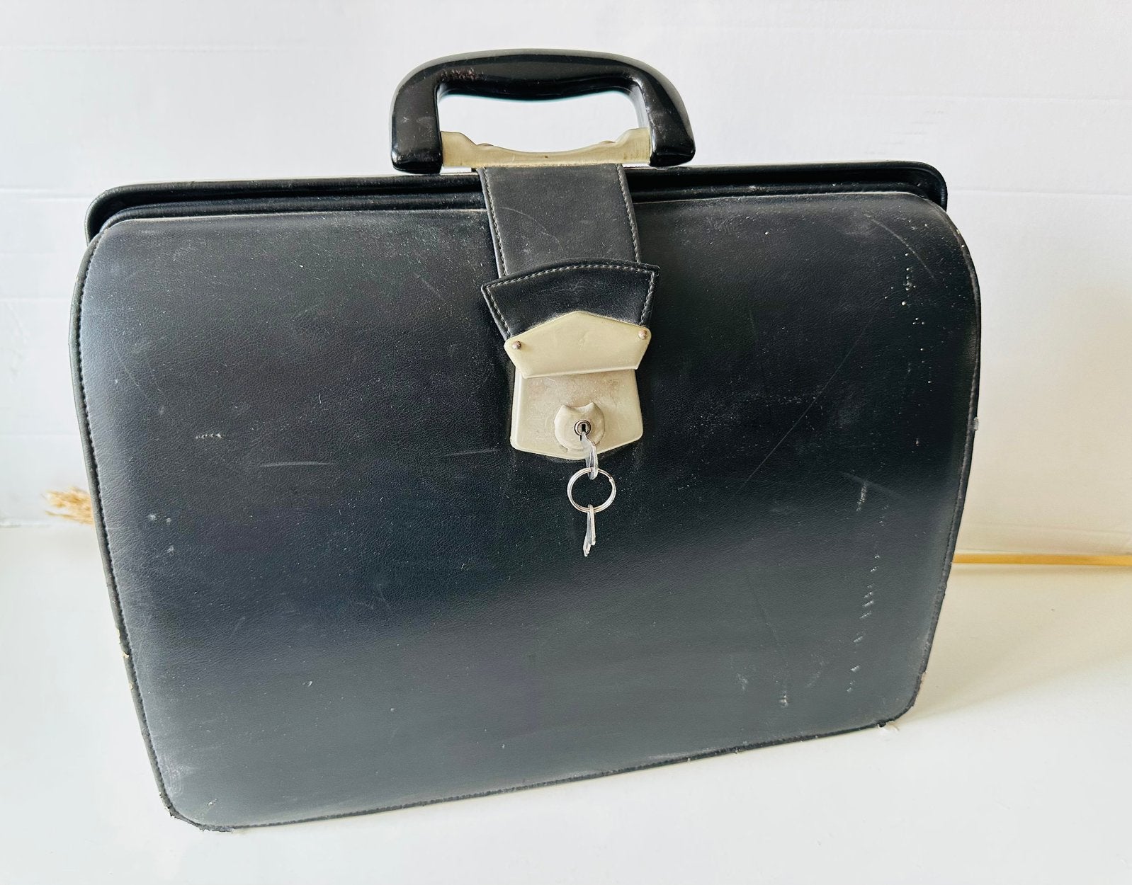 Oude doktertas, Sieraden, Tassen en Uiterlijk, Ophalen of Verzenden, Zo goed als nieuw, Hard kunststof, Slot