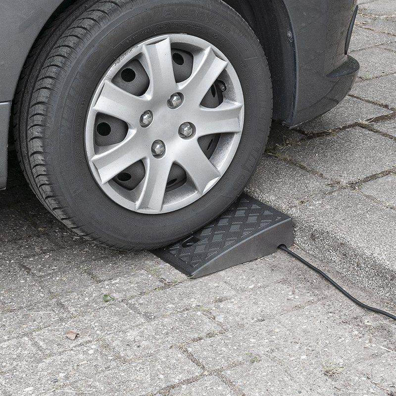Oprijblok voor opstaande rand 70 mm zwart, Auto diversen, Ophalen of Verzenden, NB, NB, NB