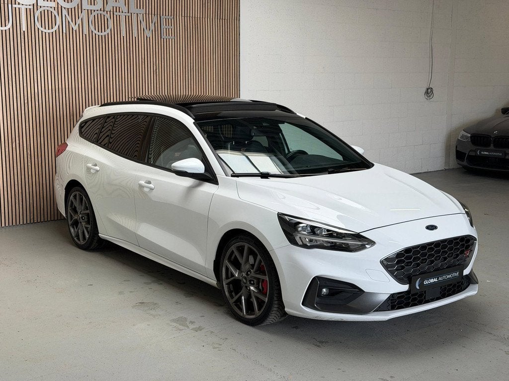 Ford Focus Wagon 2.3 EcoBoost ST-3 - PANO - CAMERA - STUURVE, Auto's, Gebruikt, 4 cilinders, Leder en Stof, Automatische klimaatregeling