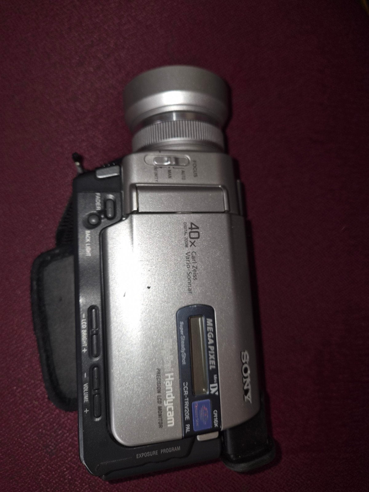 Sony DCR-TRV20E Digital Video Camera Recorder, Mini dv, Gebruikt, Ophalen of Verzenden, 8 tot 20x