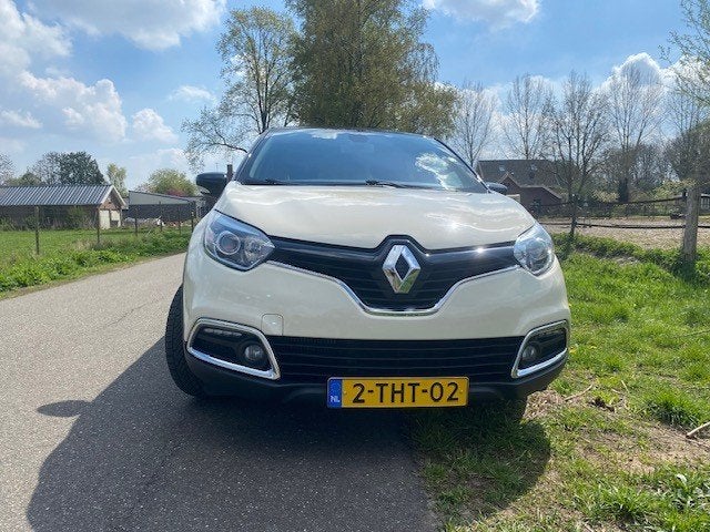 Foto 2 van Renault Captur 1.2 TCE 120 EDC 2014 Wit