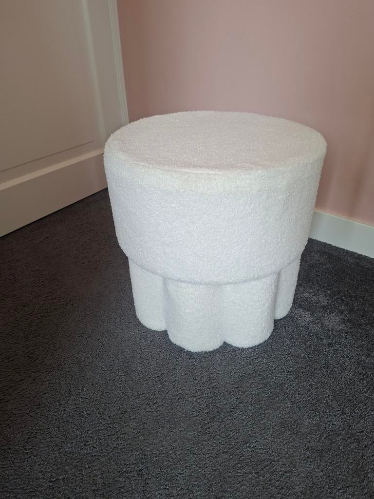 Teddy poef wit nieuw!, Huis en Inrichting, Banken | Voetenbanken en Poefen, Ophalen, Minder dan 50 cm, Rond, Nieuw
