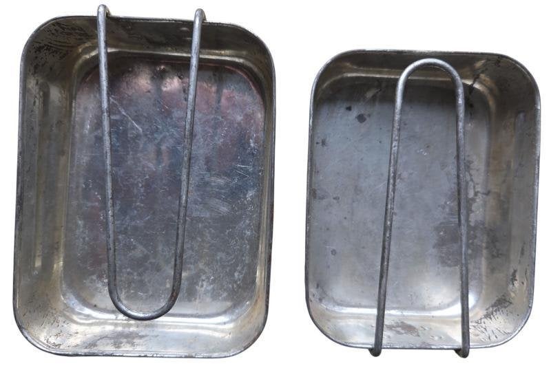 a british ww2 mestin set marked and datum 1945, Ophalen of Verzenden, Engeland, Embleem of Badge