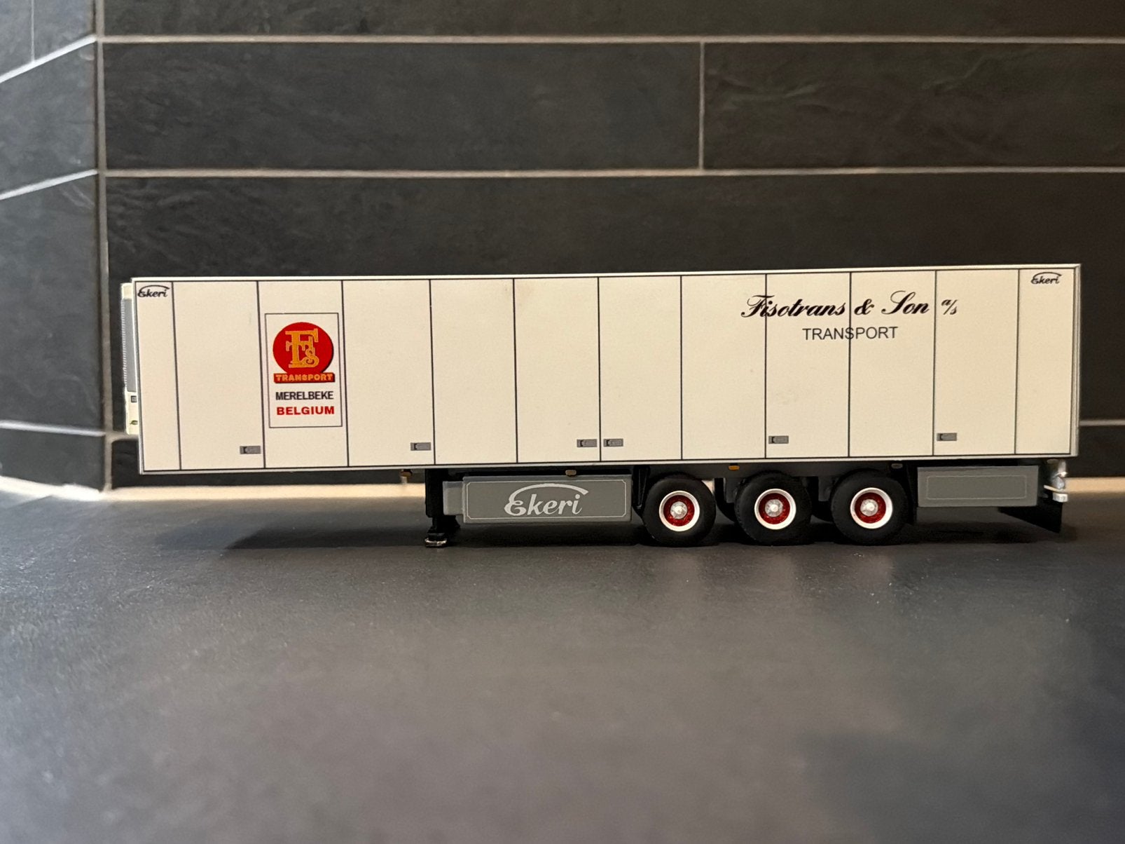 Wsi trailer Fisotrans, Hobby en Vrije tijd, Ophalen of Verzenden, Zo goed als nieuw, Bus of Vrachtwagen, Wsi