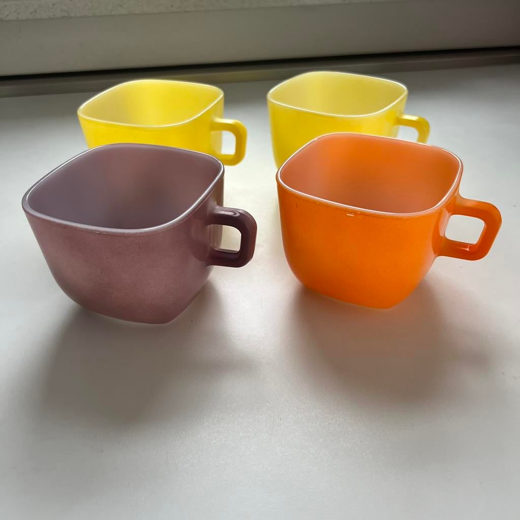 Vintage Opale France mokken, kopjes, Ophalen, Gebruikt, Glas, Effen
