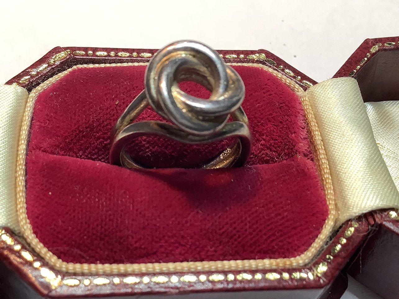 PRACHTIGE MASSIEVE 835 ZILVEREN RING MET OPVALLENDE KNOP, Verzenden, Zilver, Ring