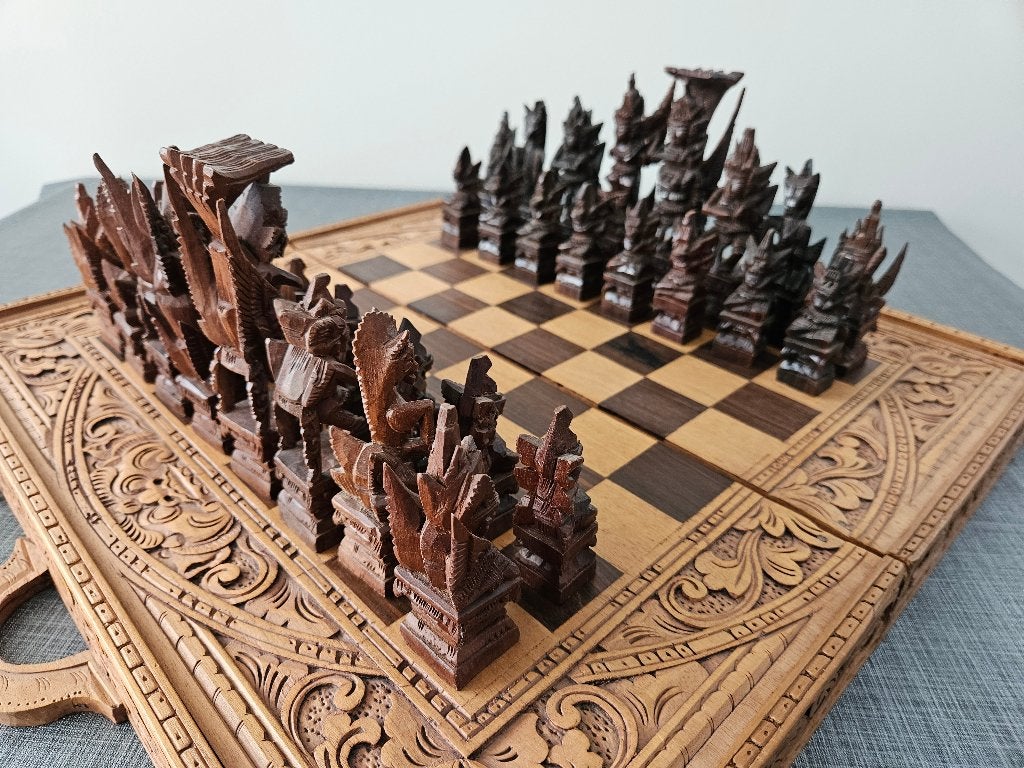 Een prachtig handgesneden Balinees schaakspel- Zie tekst!, Ophalen of Verzenden