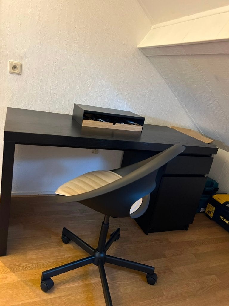 Bureau incl. stoel & laptopstandaard te koop, Ophalen, 65 cm, Zo goed als nieuw, Industrieel