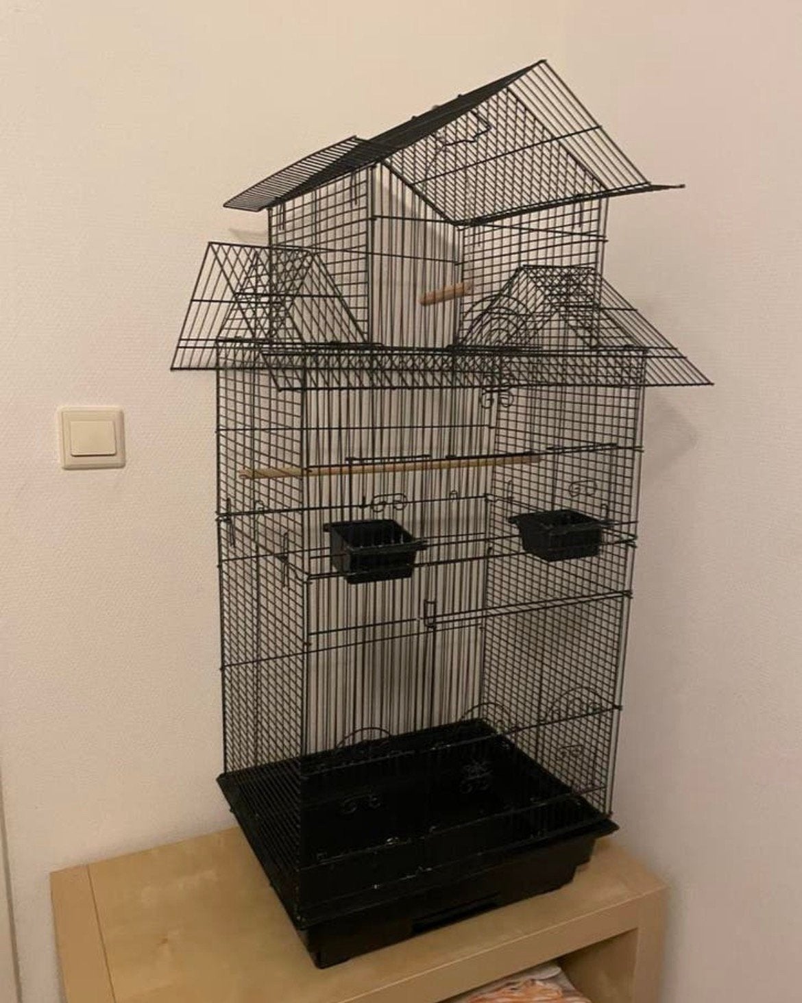 Grote vogelkooi met accessoires + NIEUW schommeltje, Ophalen of Verzenden, Zo goed als nieuw, Metaal, Vogelkooi