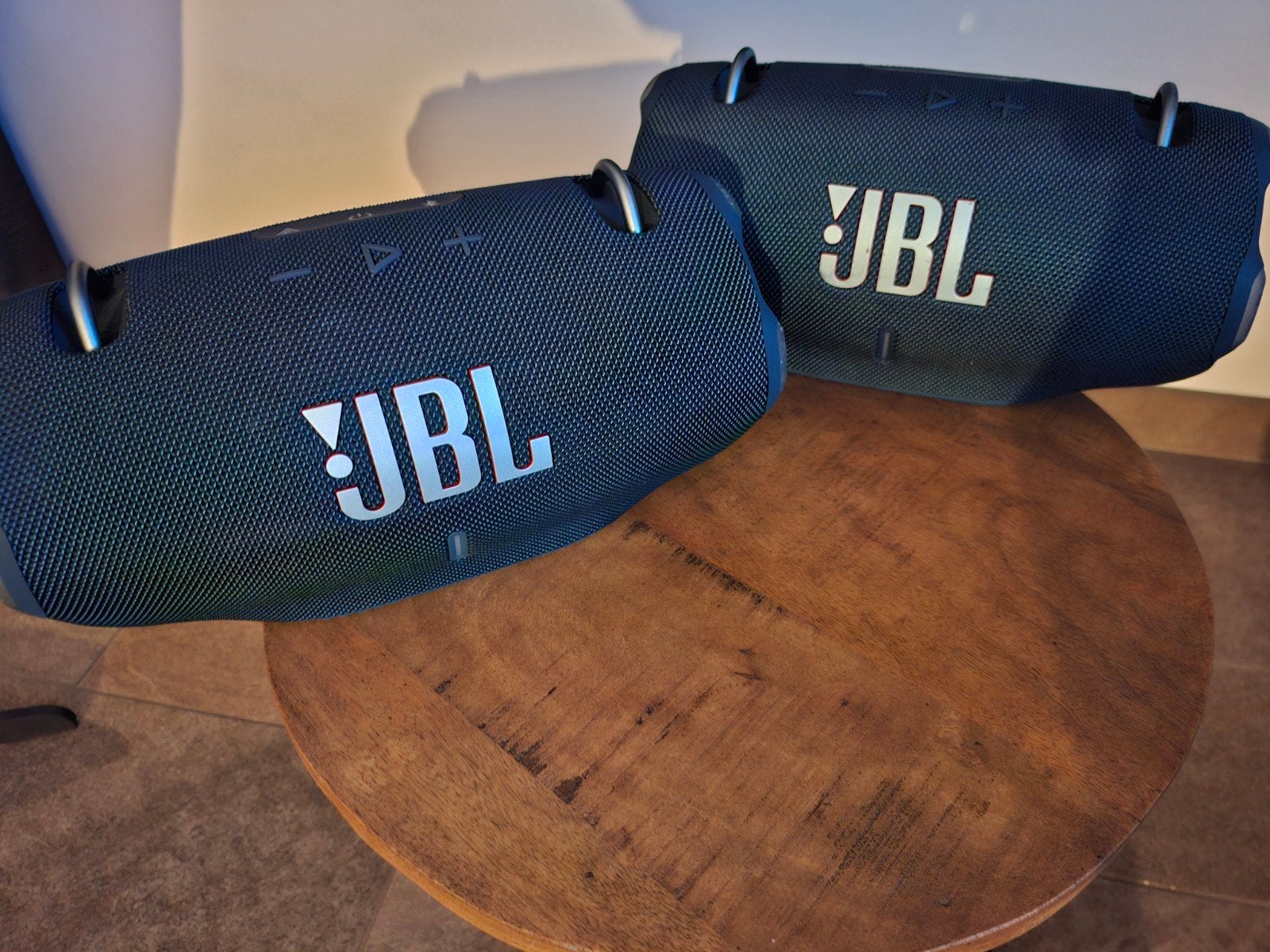 2 blauwe JBL Xtreme 4 echt zo goed als nieuw, Audio, Tv en Foto, Ophalen, JBL, Overige typen, Zo goed als nieuw