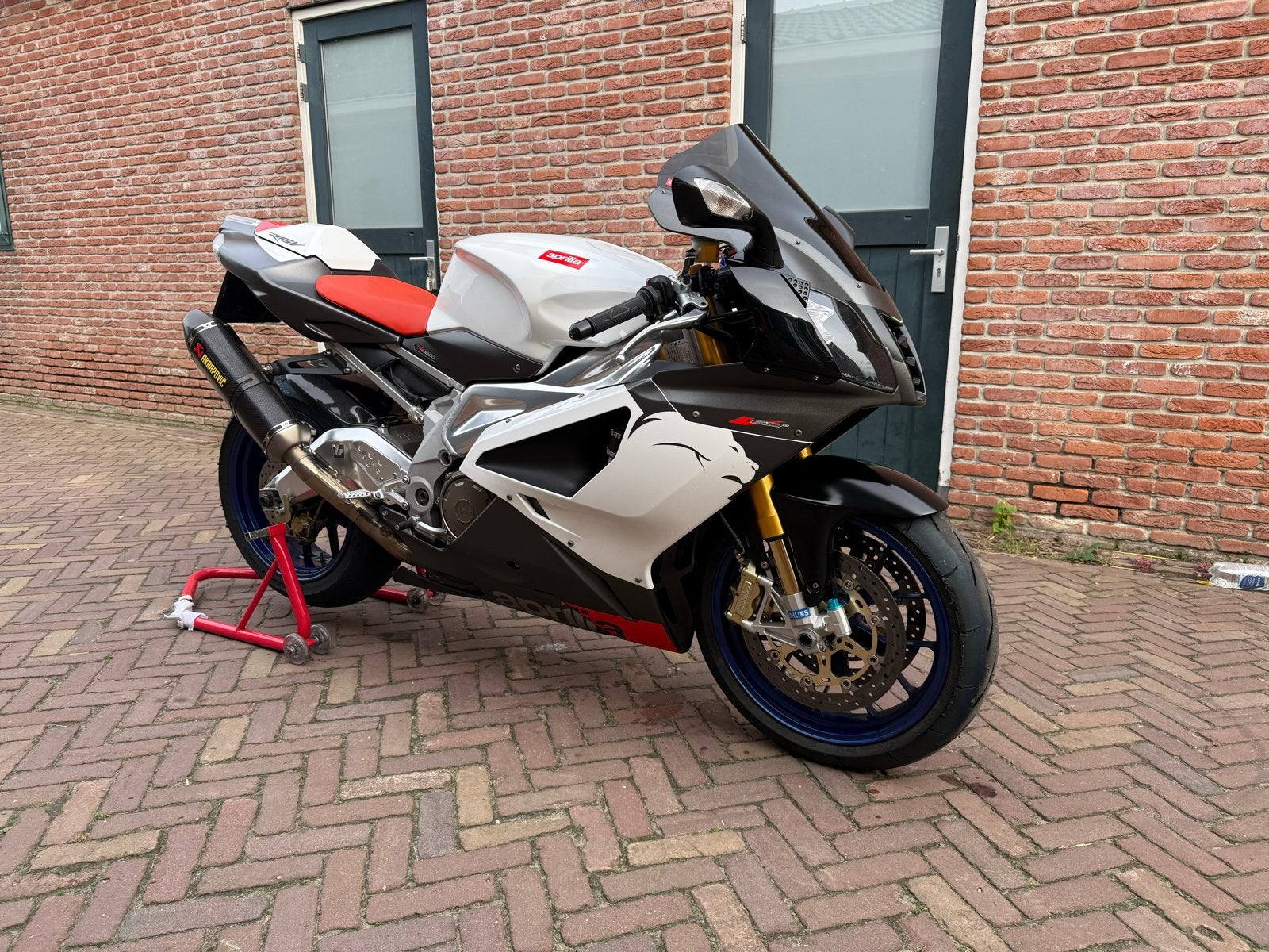 Aprilia RSV 1000R (2006) - V-Twin Super Sport, 2 cilinders, Sportuitlaat, Motorrijbewijs A, Gebruikt