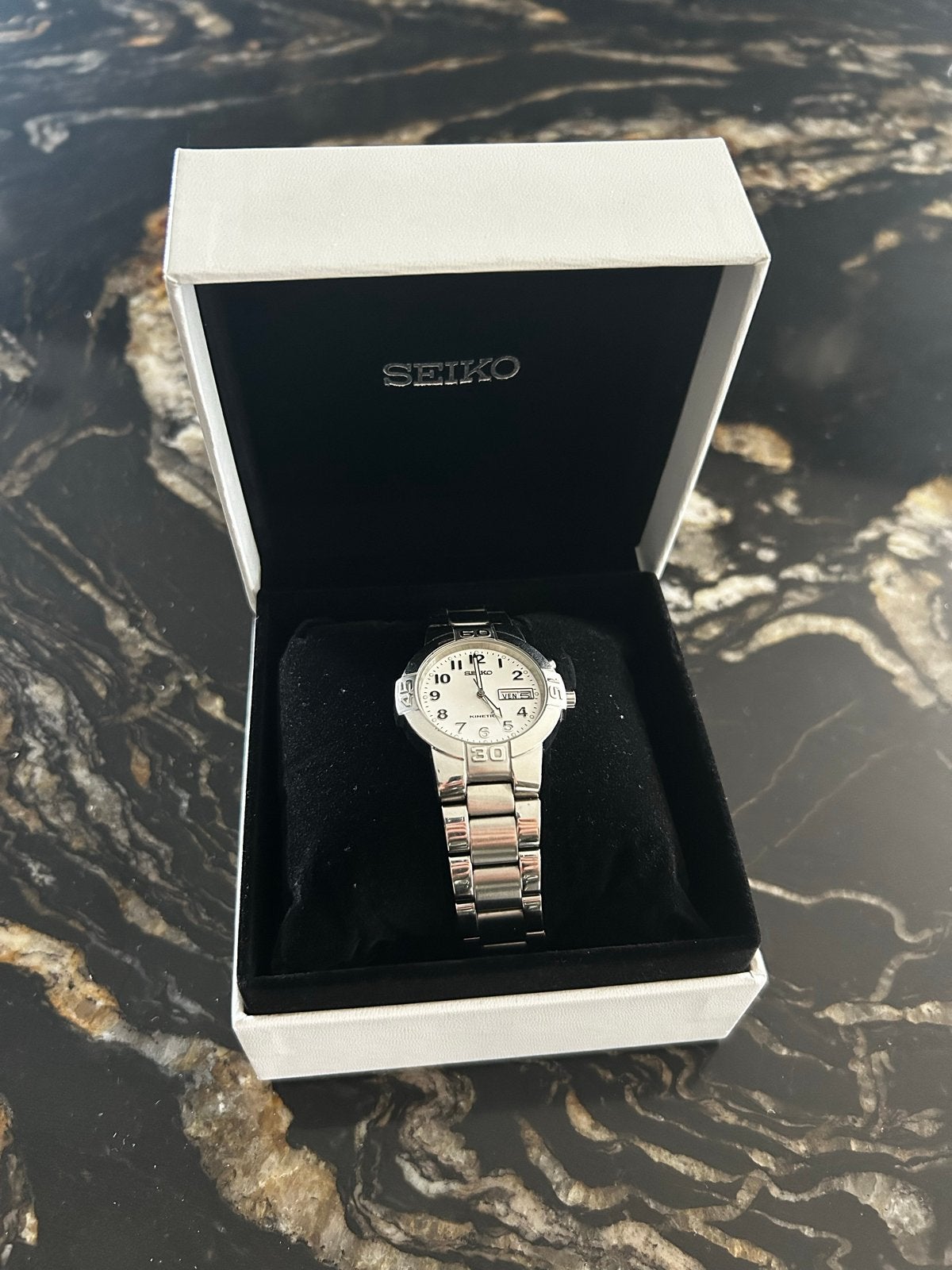 Seiko Kinetic Day-Date 5M43-0E90 - Nieuwe capacitor, Ophalen of Verzenden, Staal, Polshorloge, Seiko