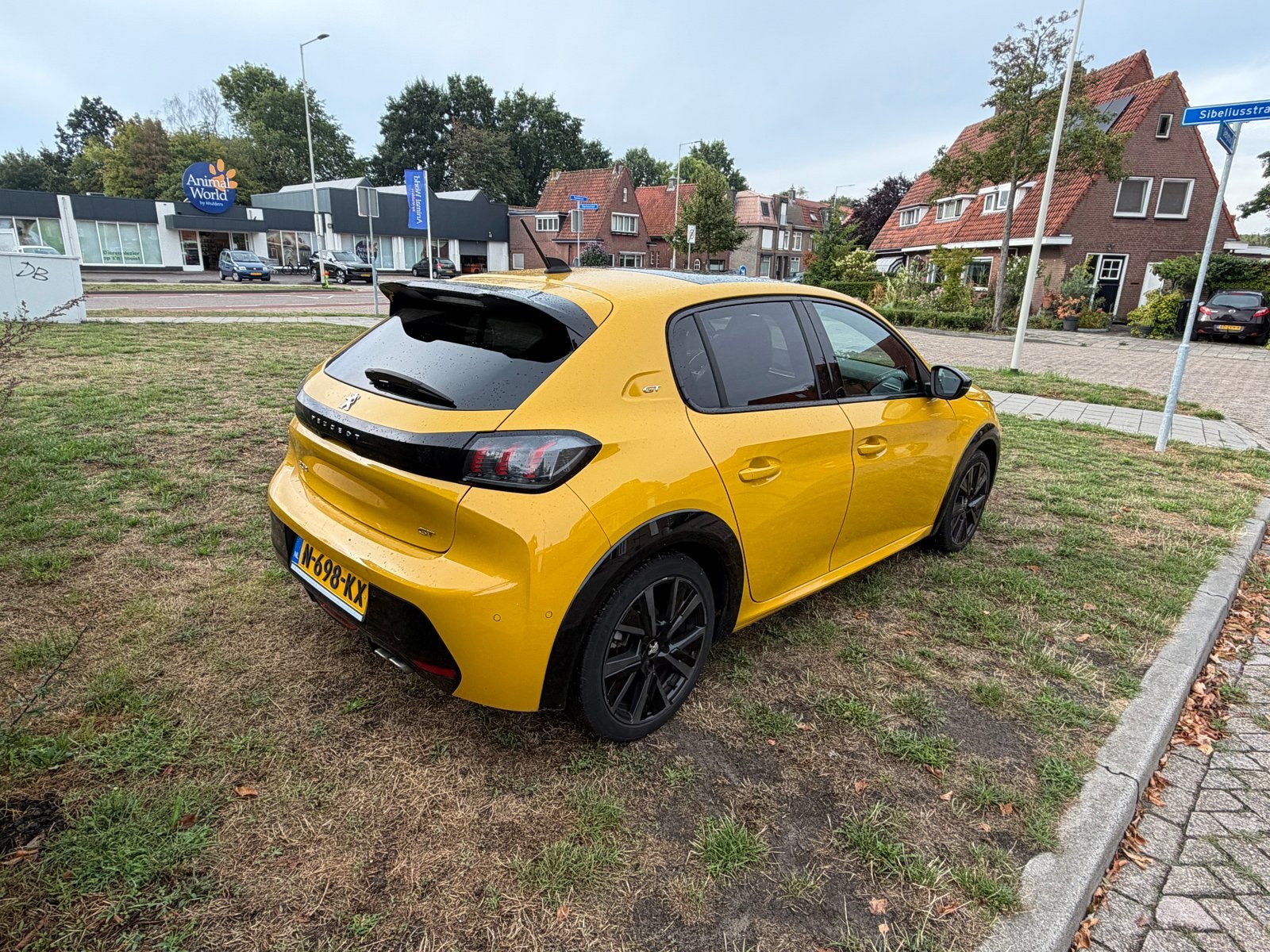 Schade Peugeot 208 1.2 Puretech 130pk, Auto's, Peugeot, Zwart, 1199 cc, 1133 kg, 19 km/l