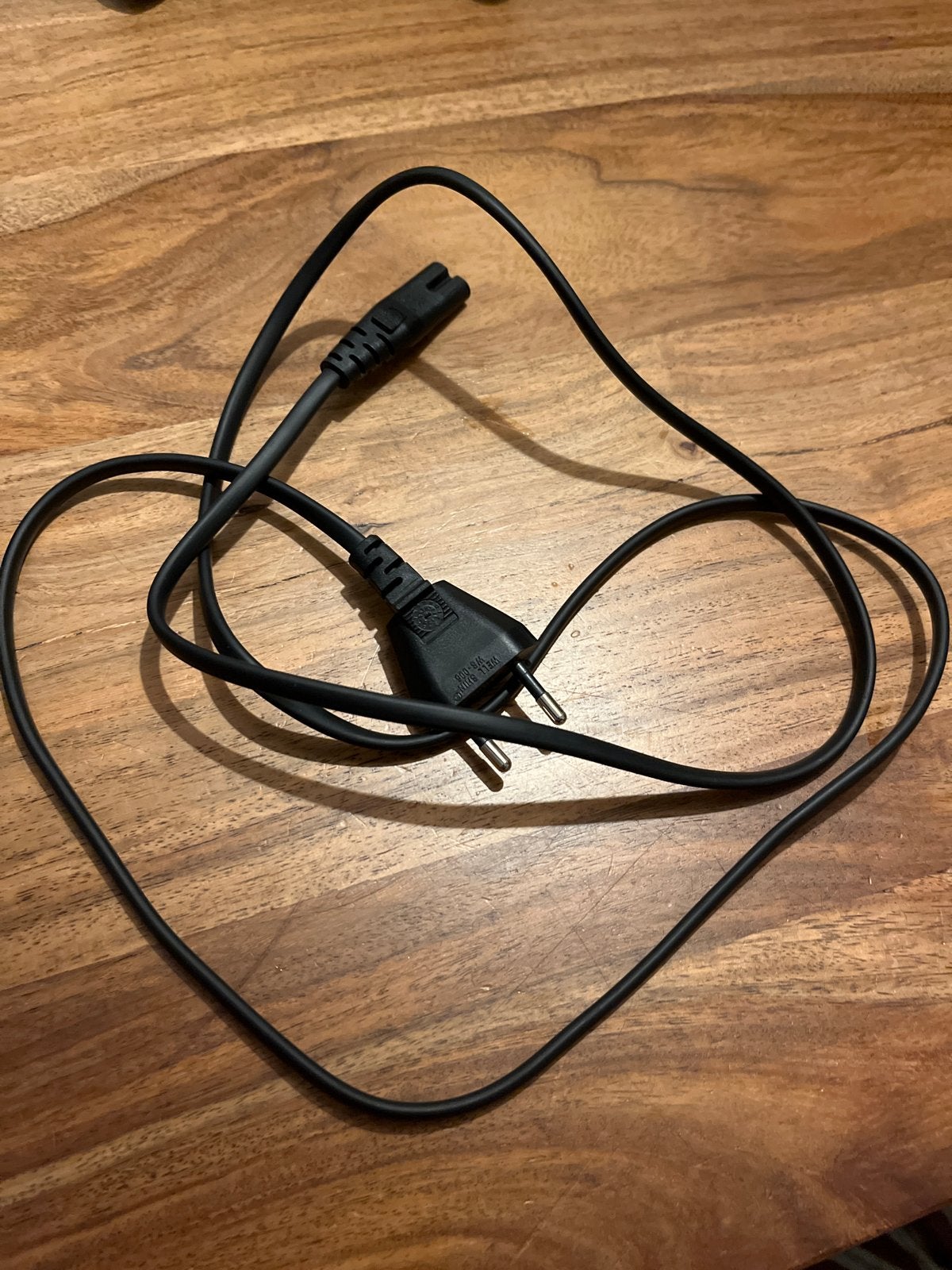 Foto 5 van Xbox Series X met 2 controllers en kabels