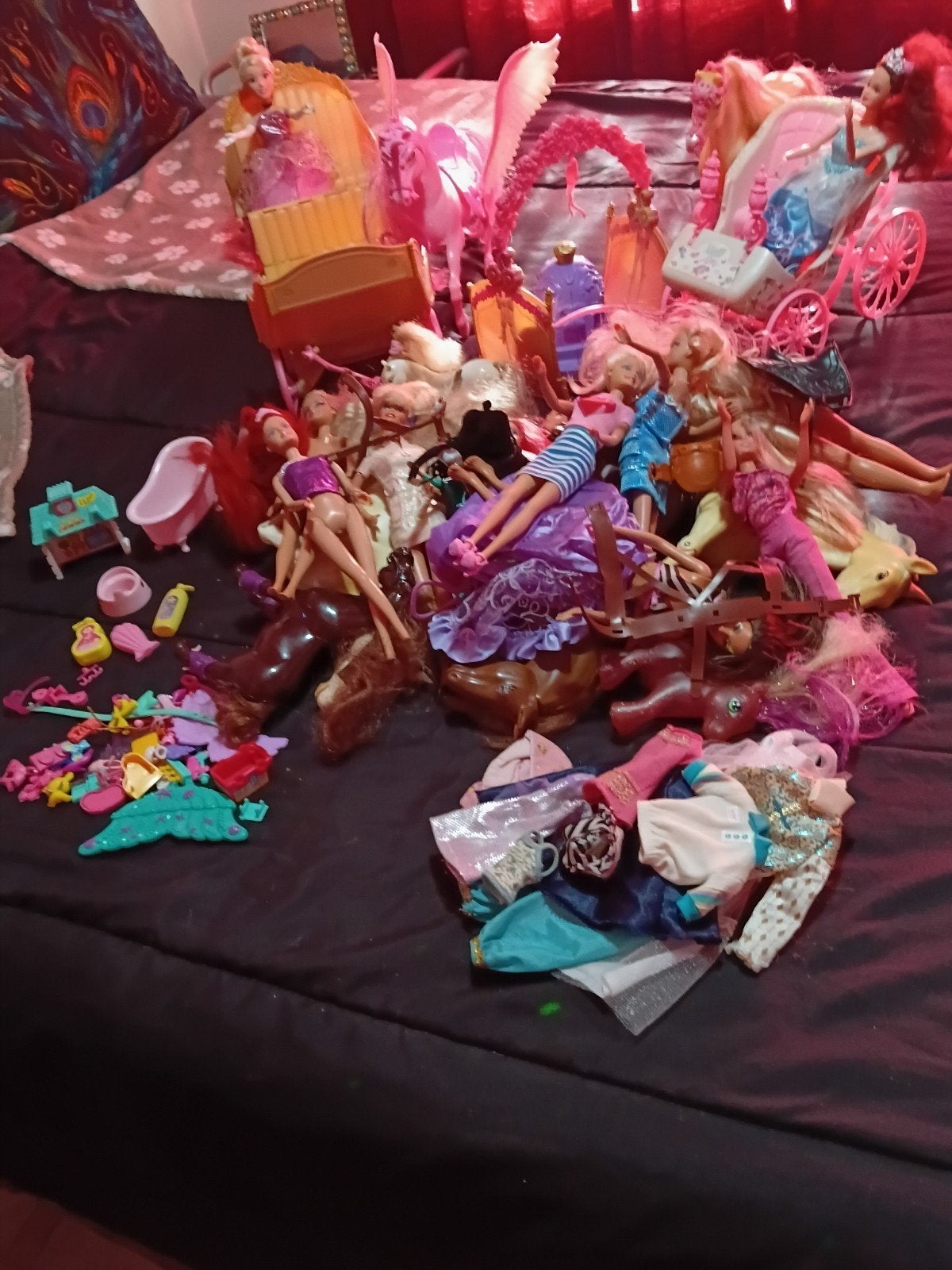 Grote Barbie koets met accessoires en poppen, Ophalen