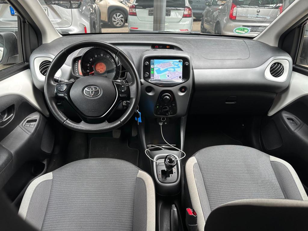 Toyota Aygo 1.0 VVT-i X-PLAY AUTOMAAT|CARPLAY/CAMERA | TEAM/, Gebruikt, 4 stoelen, Wit, Bedrijf