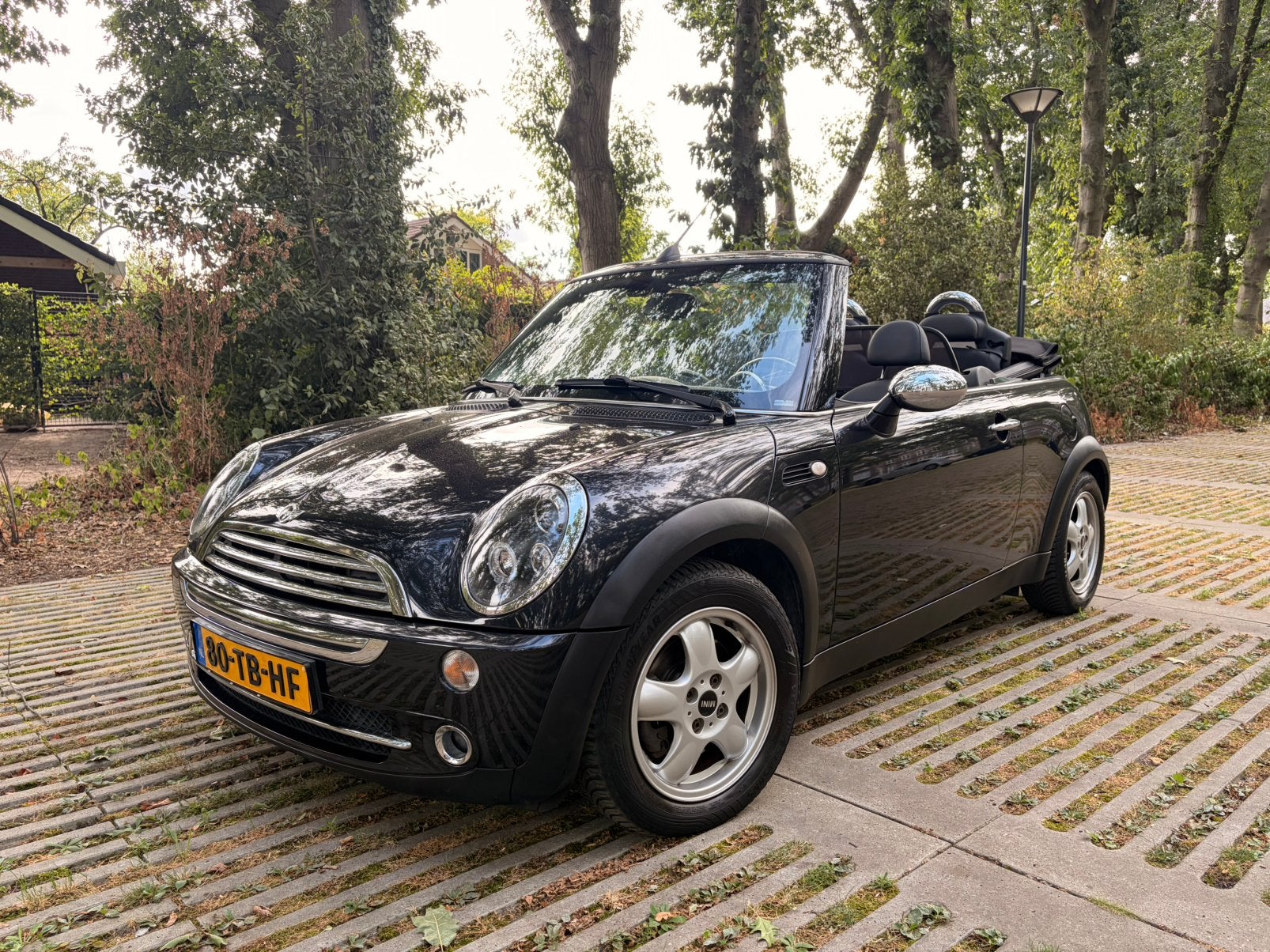 MINI Cooper Cabrio 1.6 | 116.647 km | Leder | PDC, Auto's, Zwart, 4 cilinders, Cabriolet, 4 stoelen